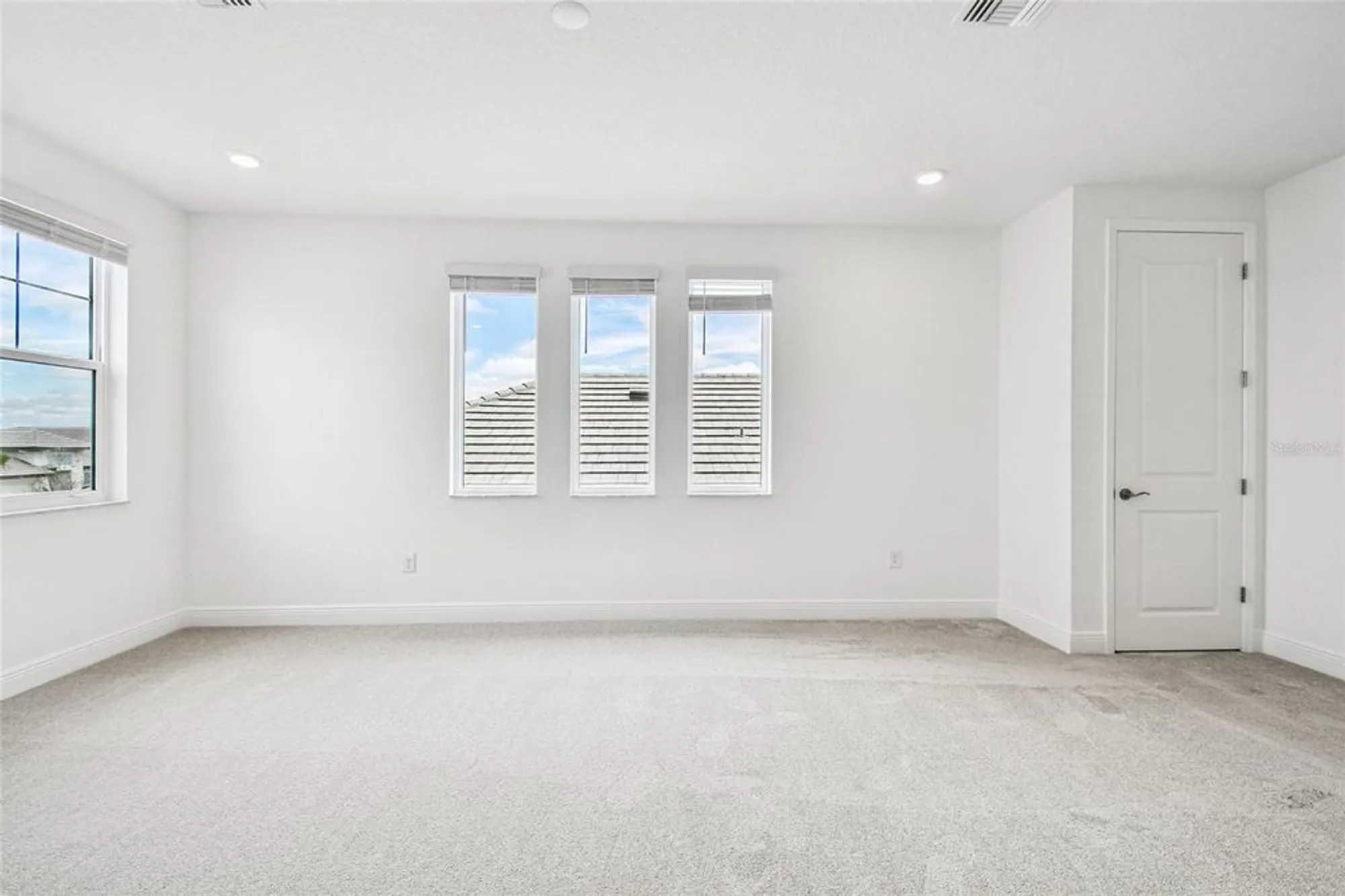 Property Slideshow image 16 of 28 | 17236 savory mist cir, Lakewood Ranch, FL, 34211