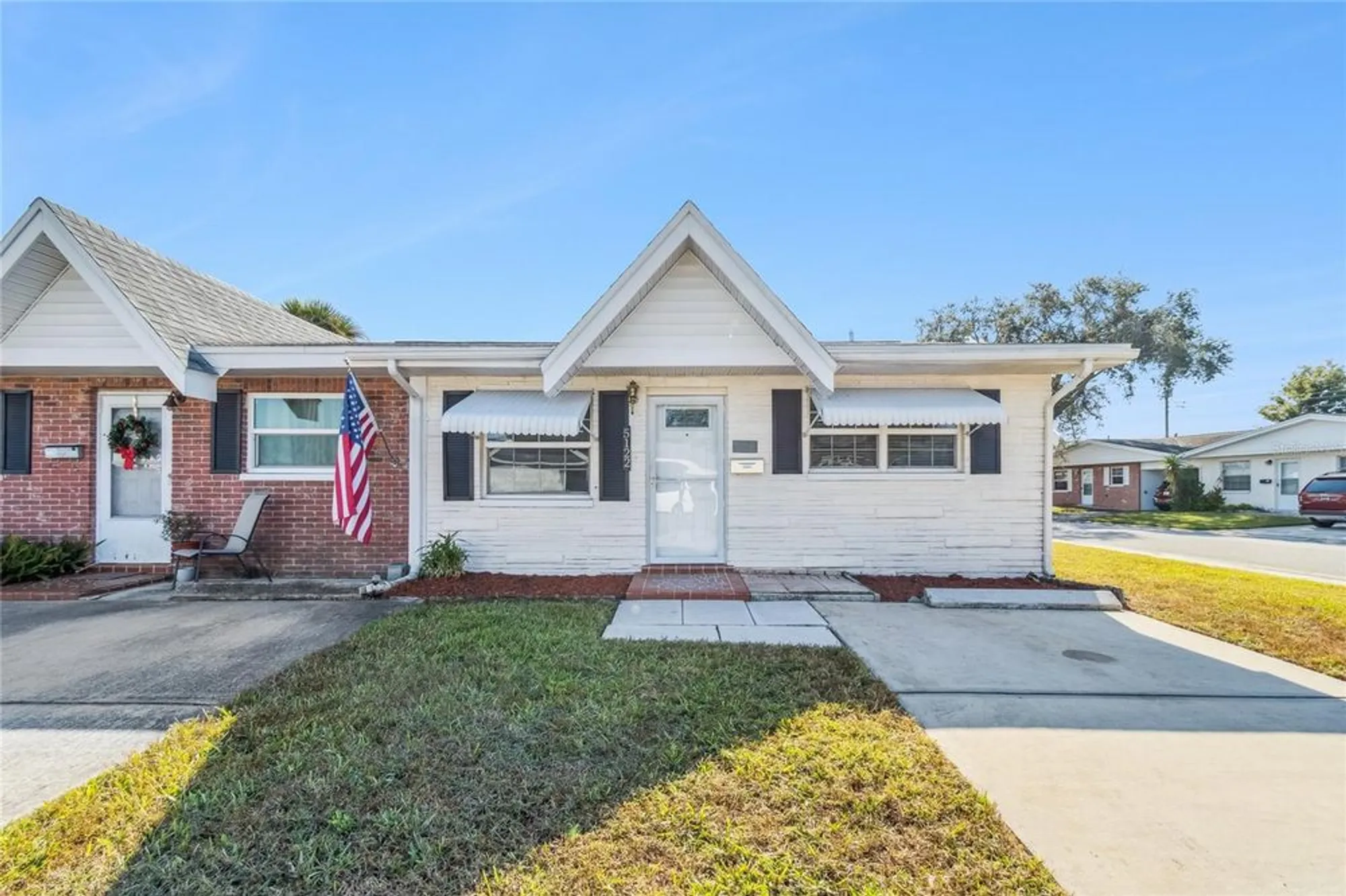 Property Slideshow image 2 of 28 | 5122 iris dr n # 12, Pinellas Park, FL, 33782