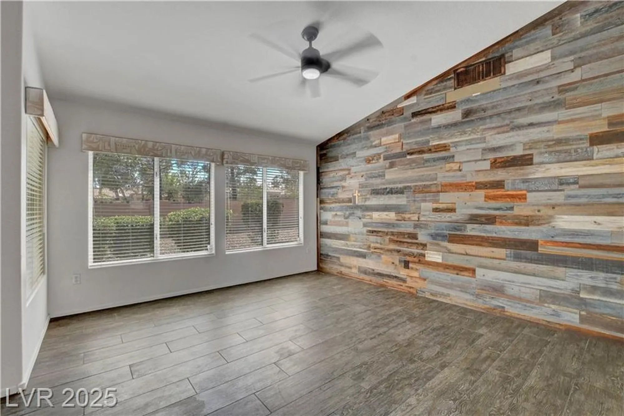 Property Slideshow image 16 of 58 | 9929 hemet dr, Las Vegas, NV, 89134