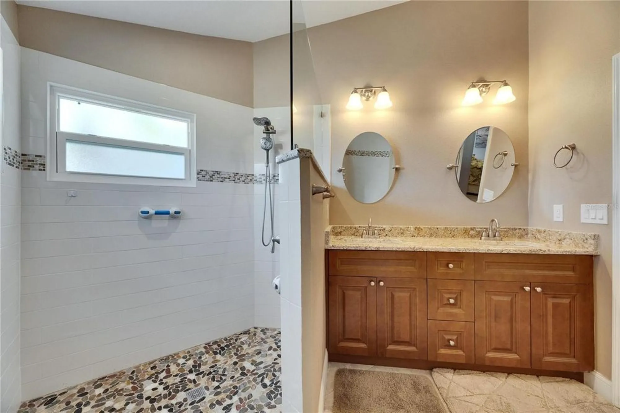 Property Slideshow image 43 of 81 | 334 northway dr, Sun City Center, FL, 33573