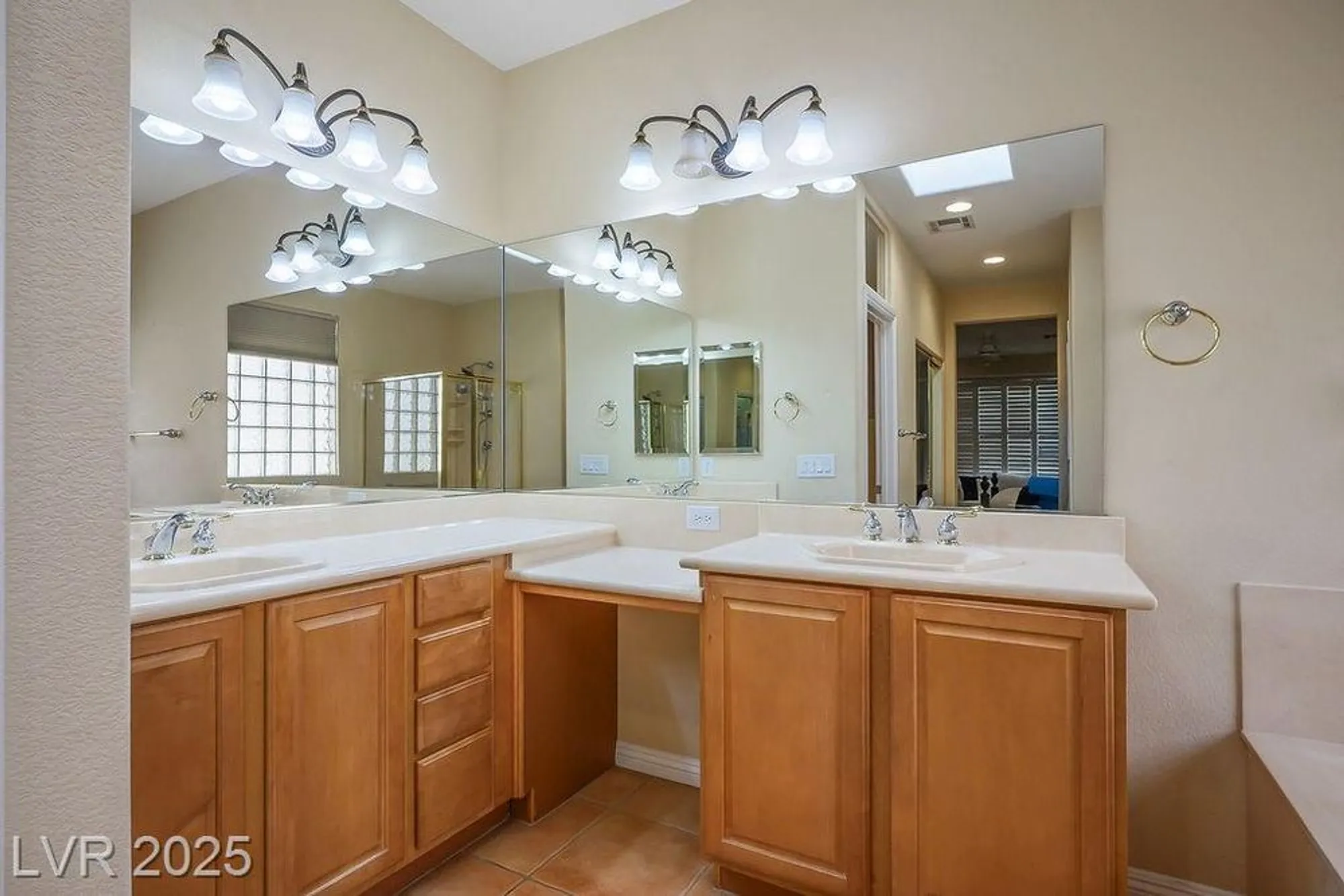 Property Slideshow image 21 of 64 | 5123 vincitor st, Las Vegas, NV, 89135