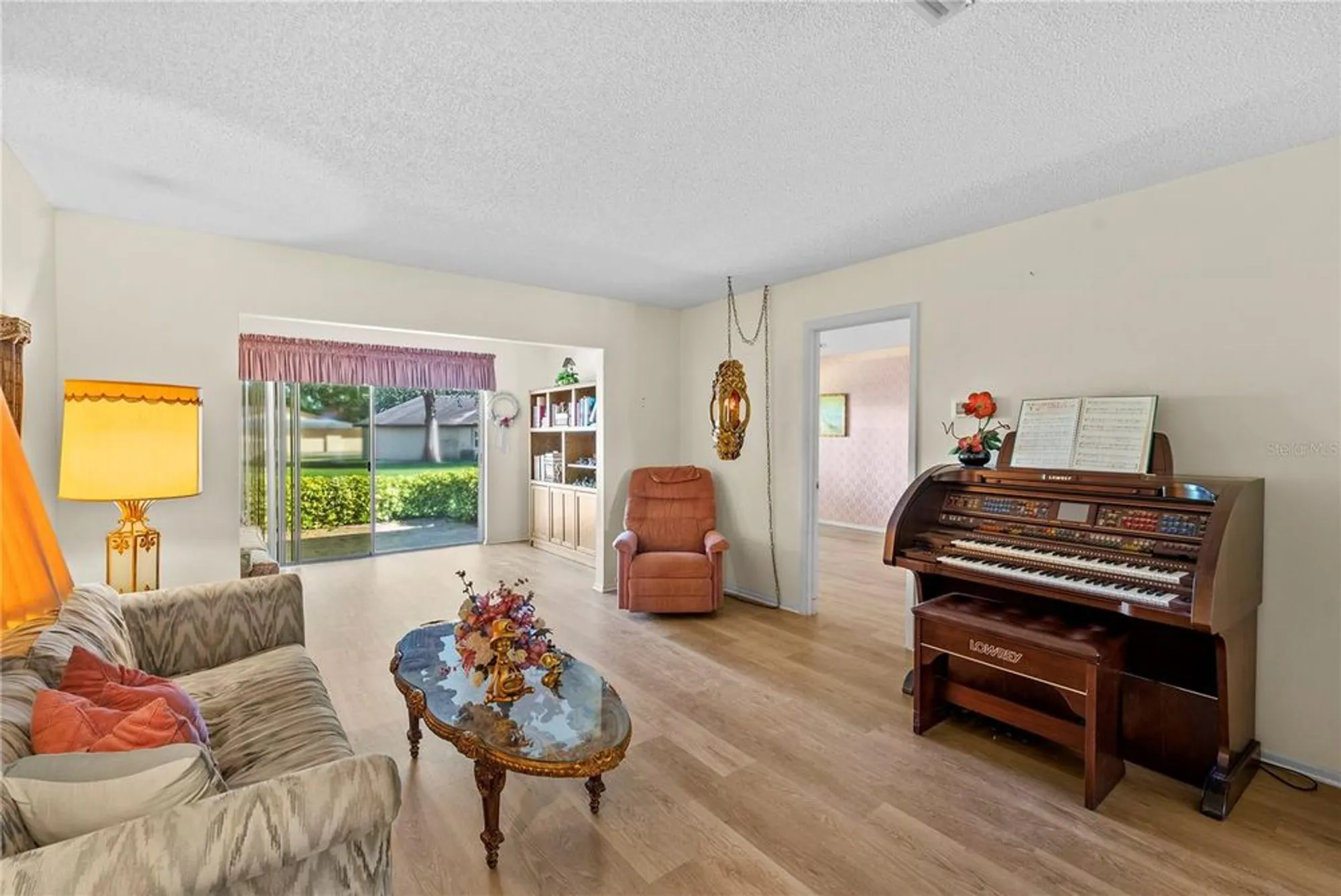 Property Slideshow image 13 of 100 | 3420 stonehaven ct d, Palm Harbor, FL, 34684