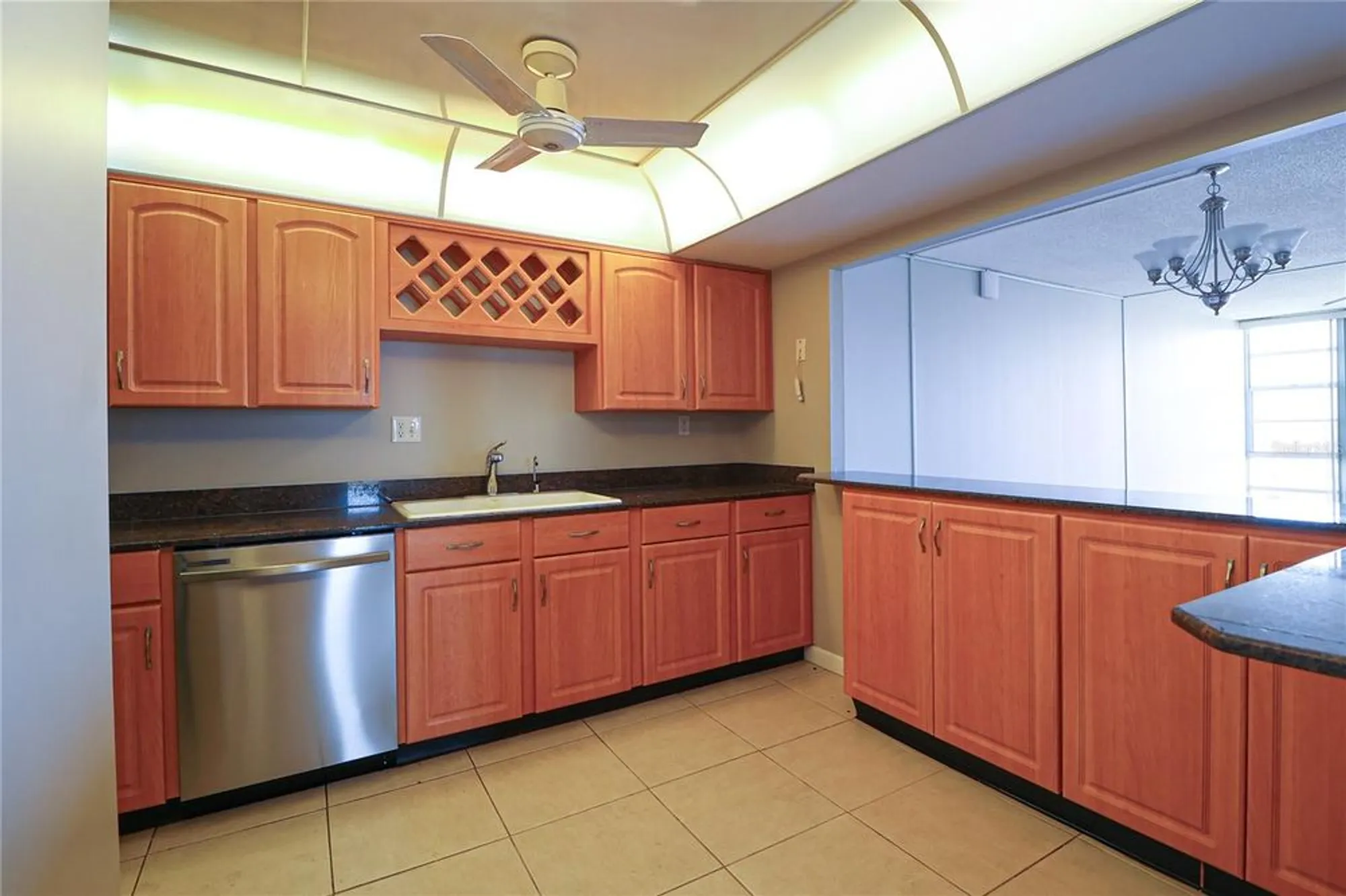 Property Slideshow image 4 of 28 | 7400 sun island dr 501, South Pasadena, FL, 33707