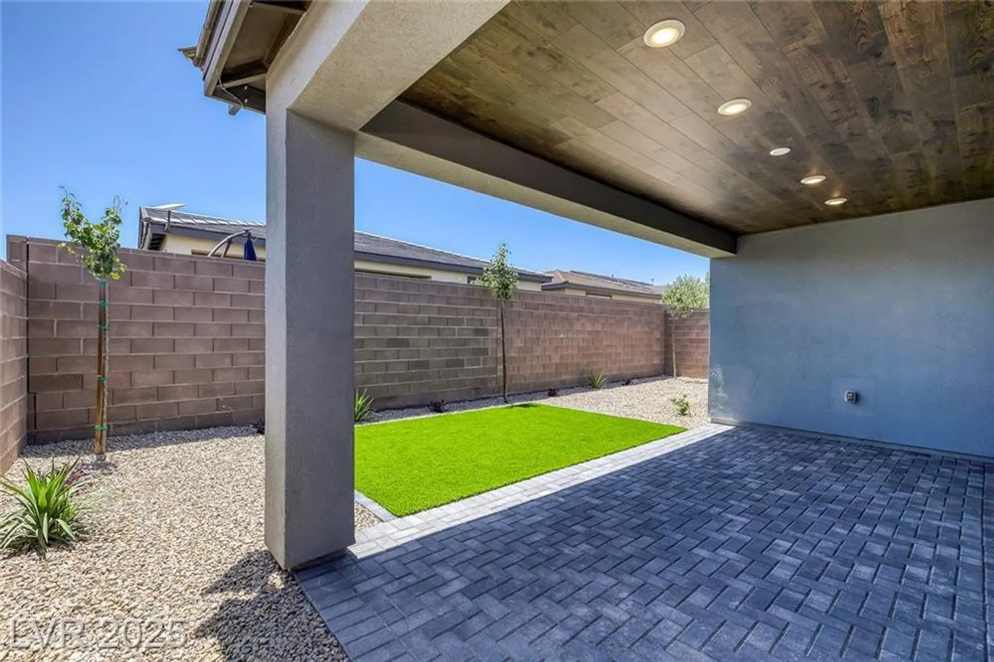 Property Slideshow image 17 of 42 | 9617 sard ln, Las Vegas, NV, 89143