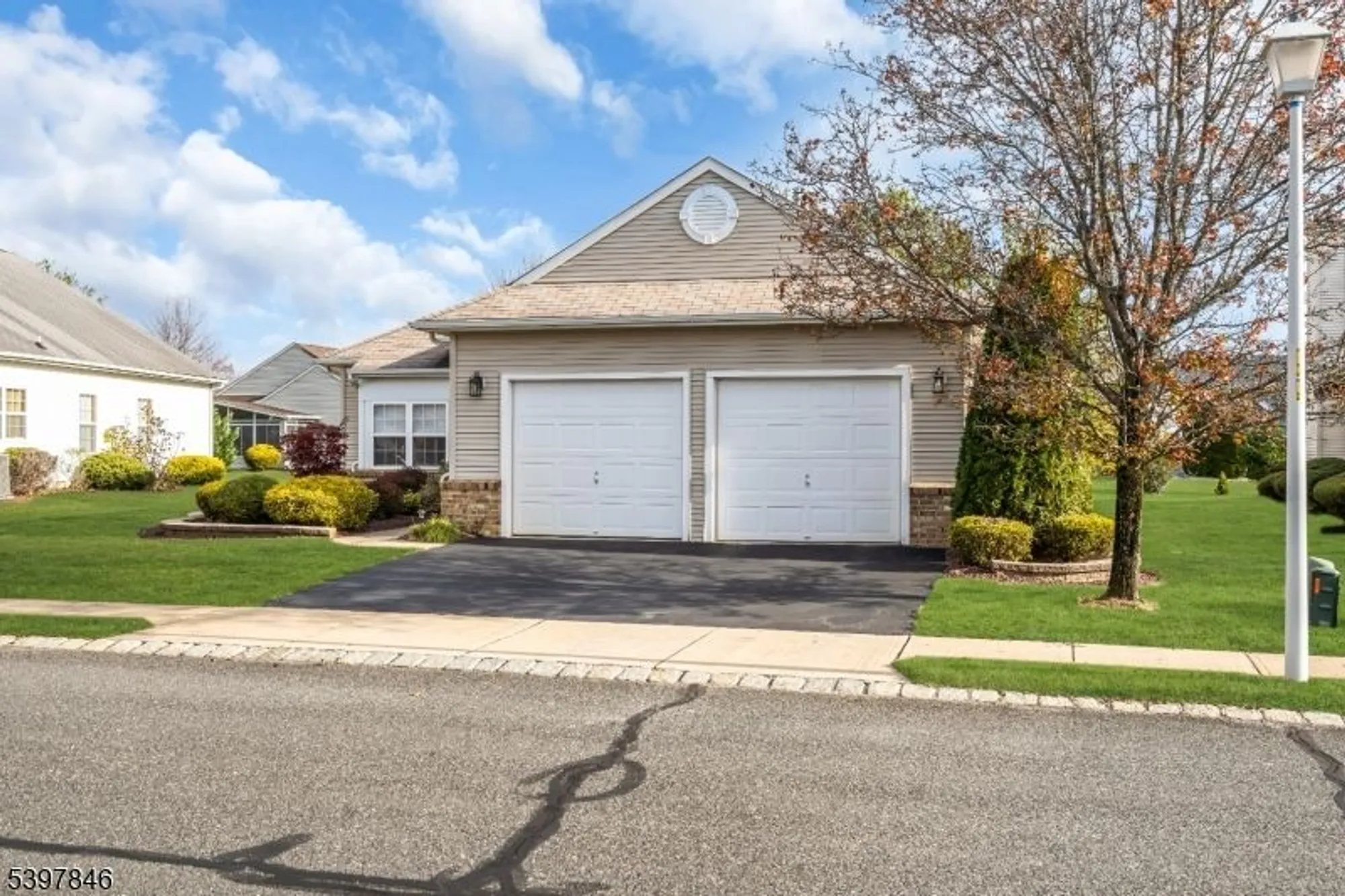 Property Slideshow image 6 of 49 | 6 margaux dr, Manchester Tw, NJ, 08759