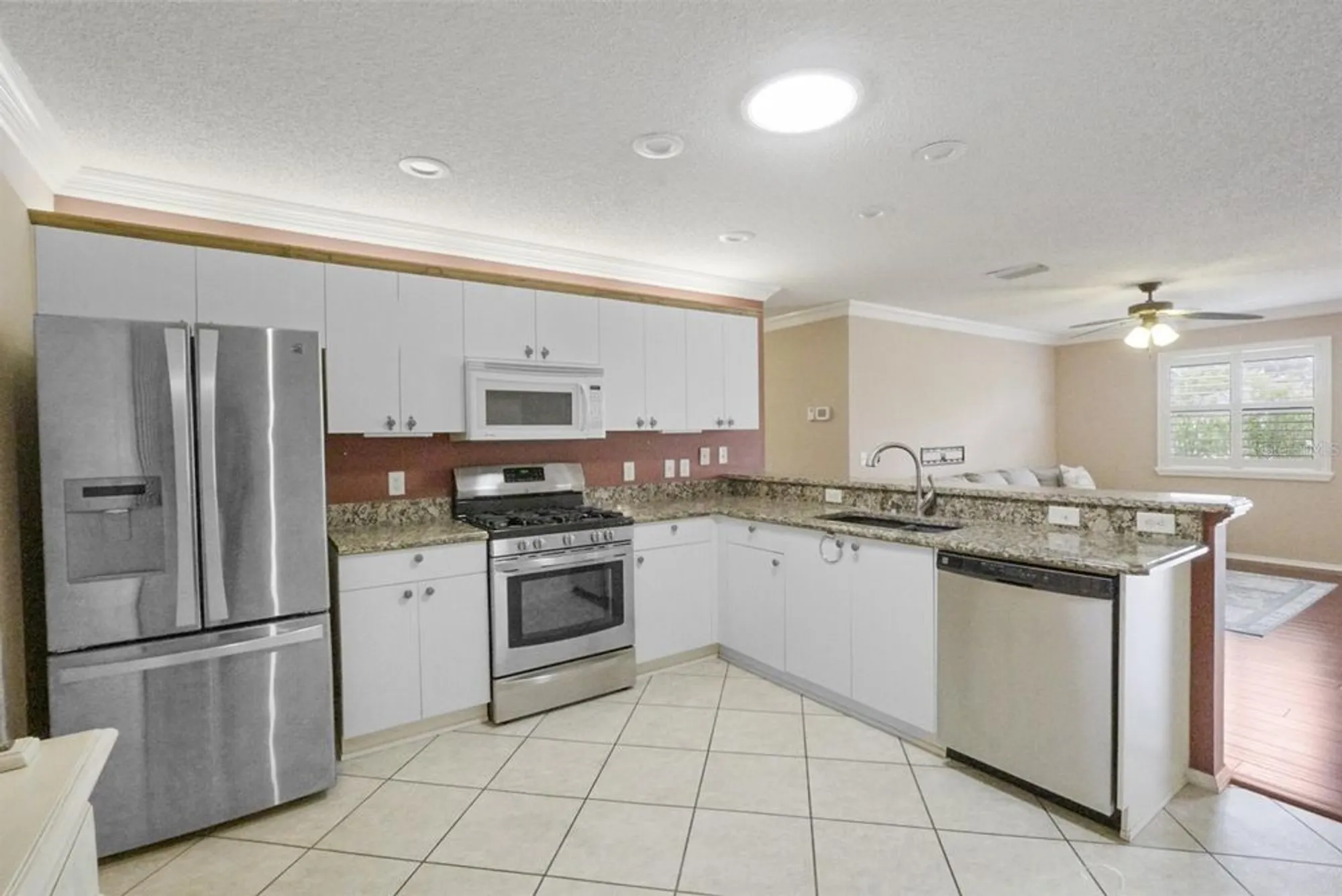 Property Slideshow image 10 of 32 | 17423 se 77th helmsdale ct, The Villages, FL, 32162