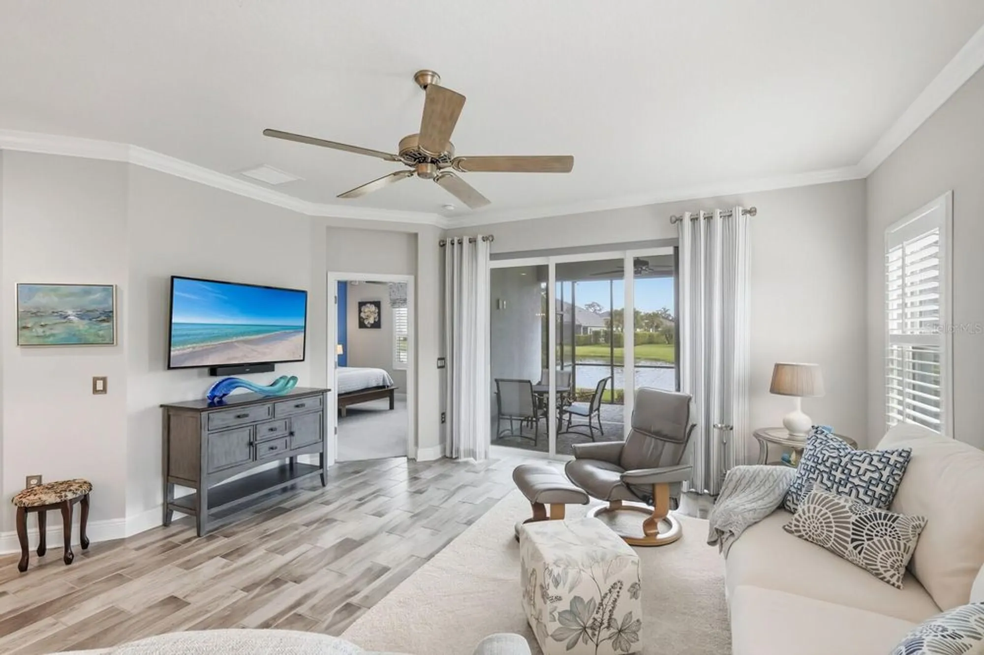 Property Slideshow image 18 of 59 | 2723 sapphire blue ln, Bradenton, FL, 34211