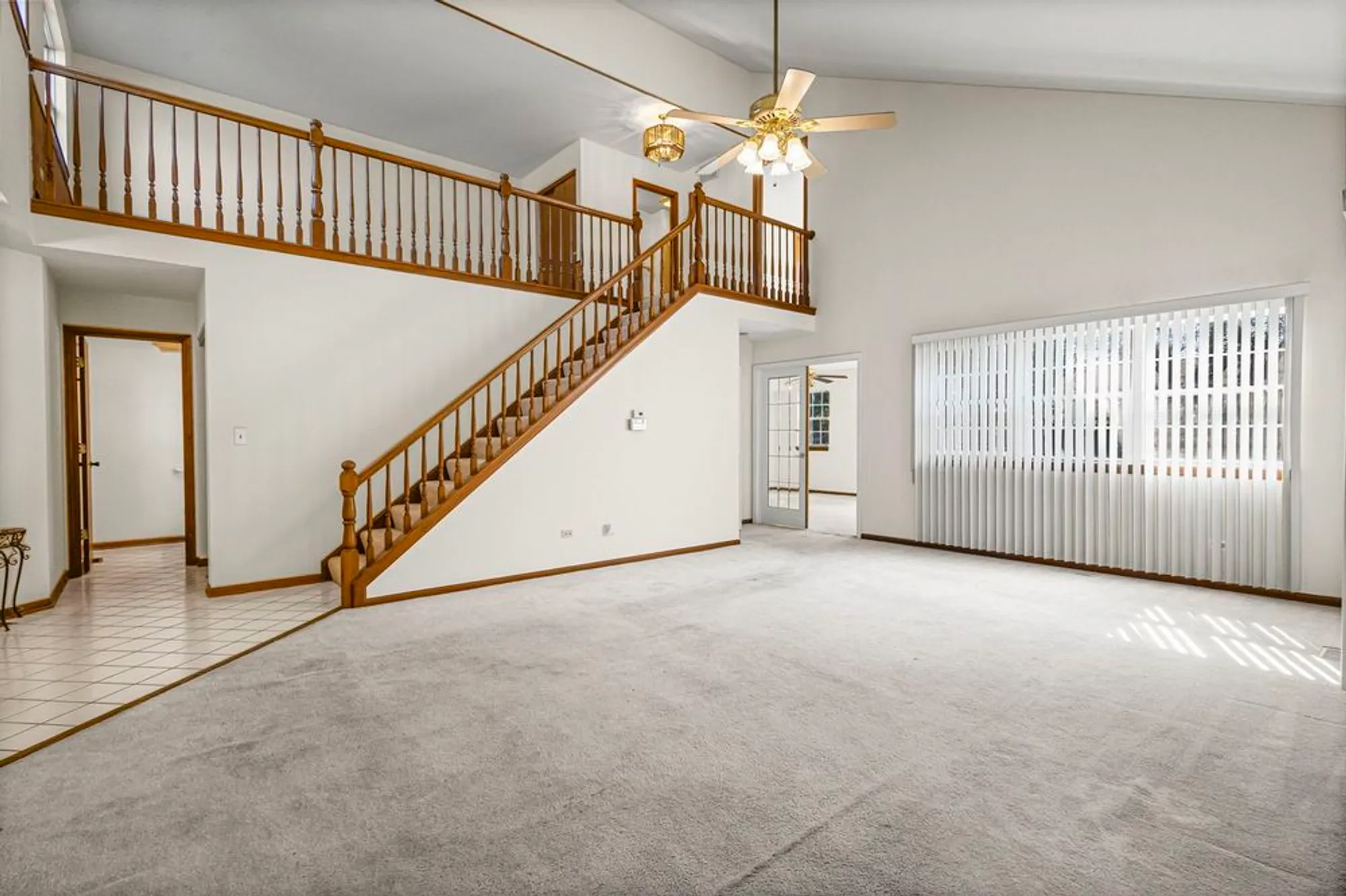 Property Slideshow image 2 of 29 | 21220 silktree cir, Plainfield, IL, 60544