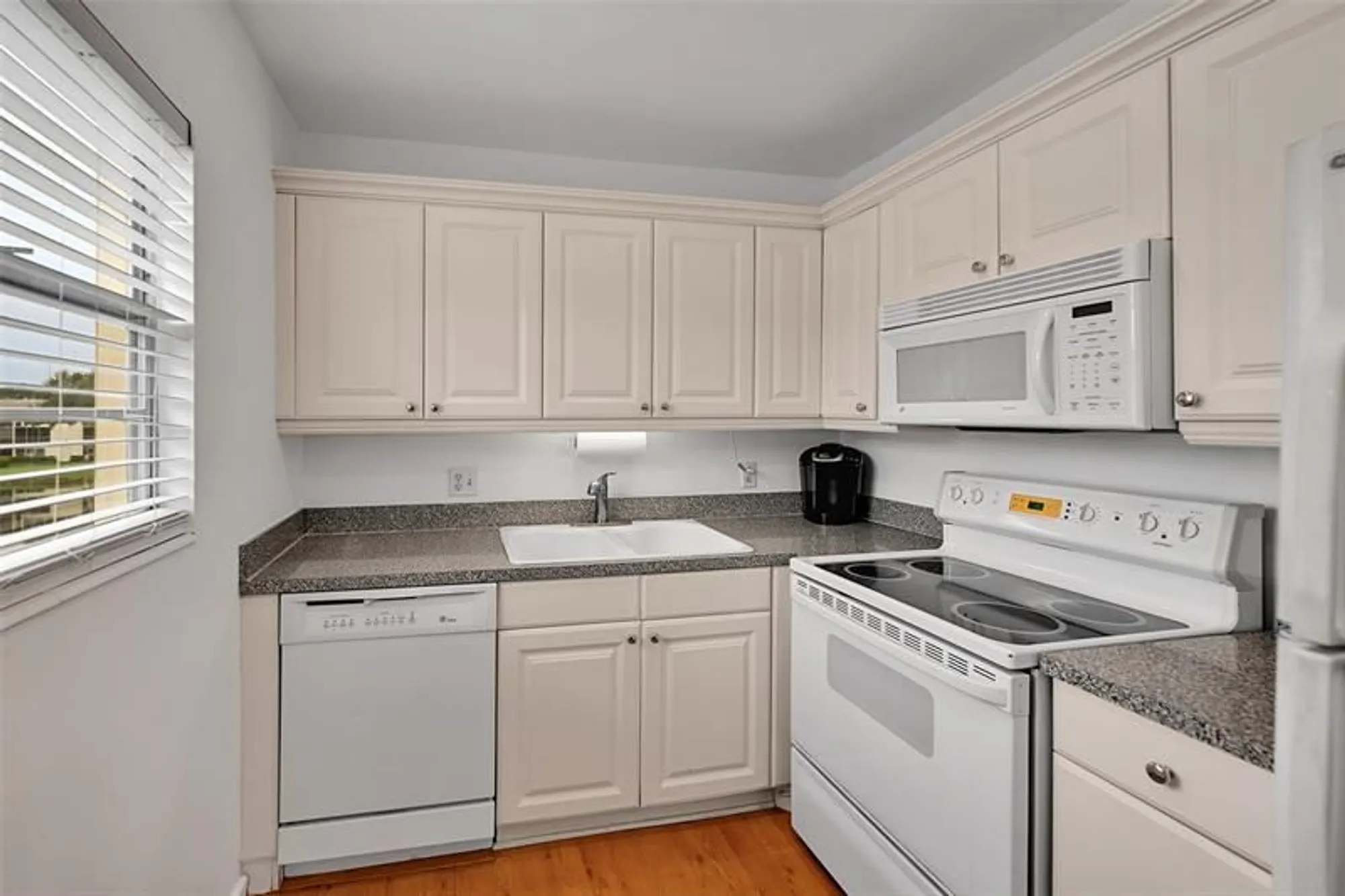 Property Slideshow image 23 of 58 | 375 dorset i # 375, Boca Raton, FL, 33434