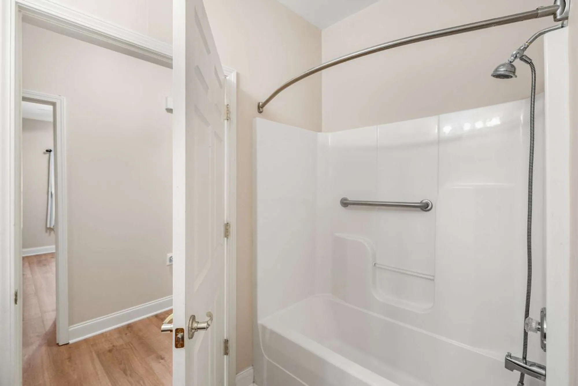 Property Slideshow image 28 of 47 | 215 wrennewood ln, Franklin, TN, 37064