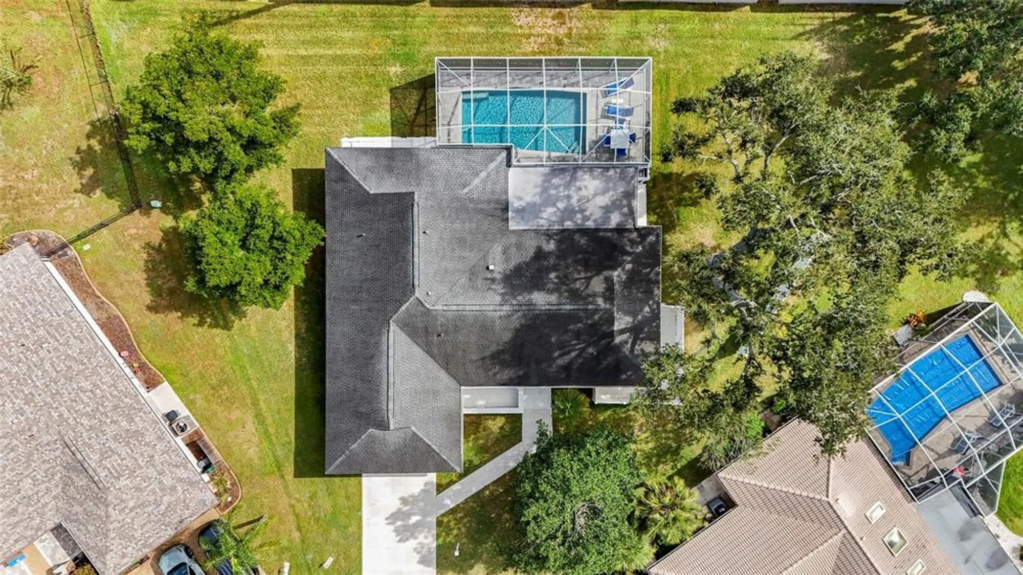 Property Slideshow image 4 of 57 | 5720 timber lake cir, Sarasota, FL, 34243