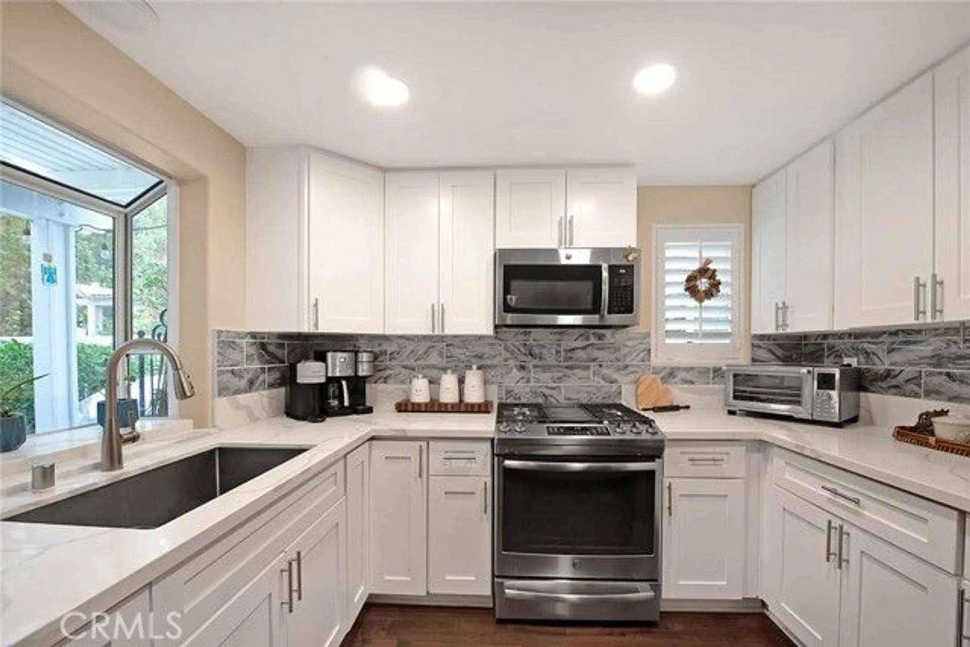 Property Slideshow image 12 of 50 | 40295 via francisco, Murrieta, CA, 92562