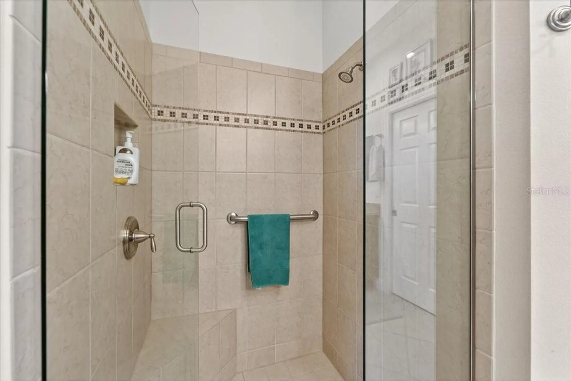 Property Slideshow image 24 of 66 | 821 chipper dr, Sun City Center, FL, 33573
