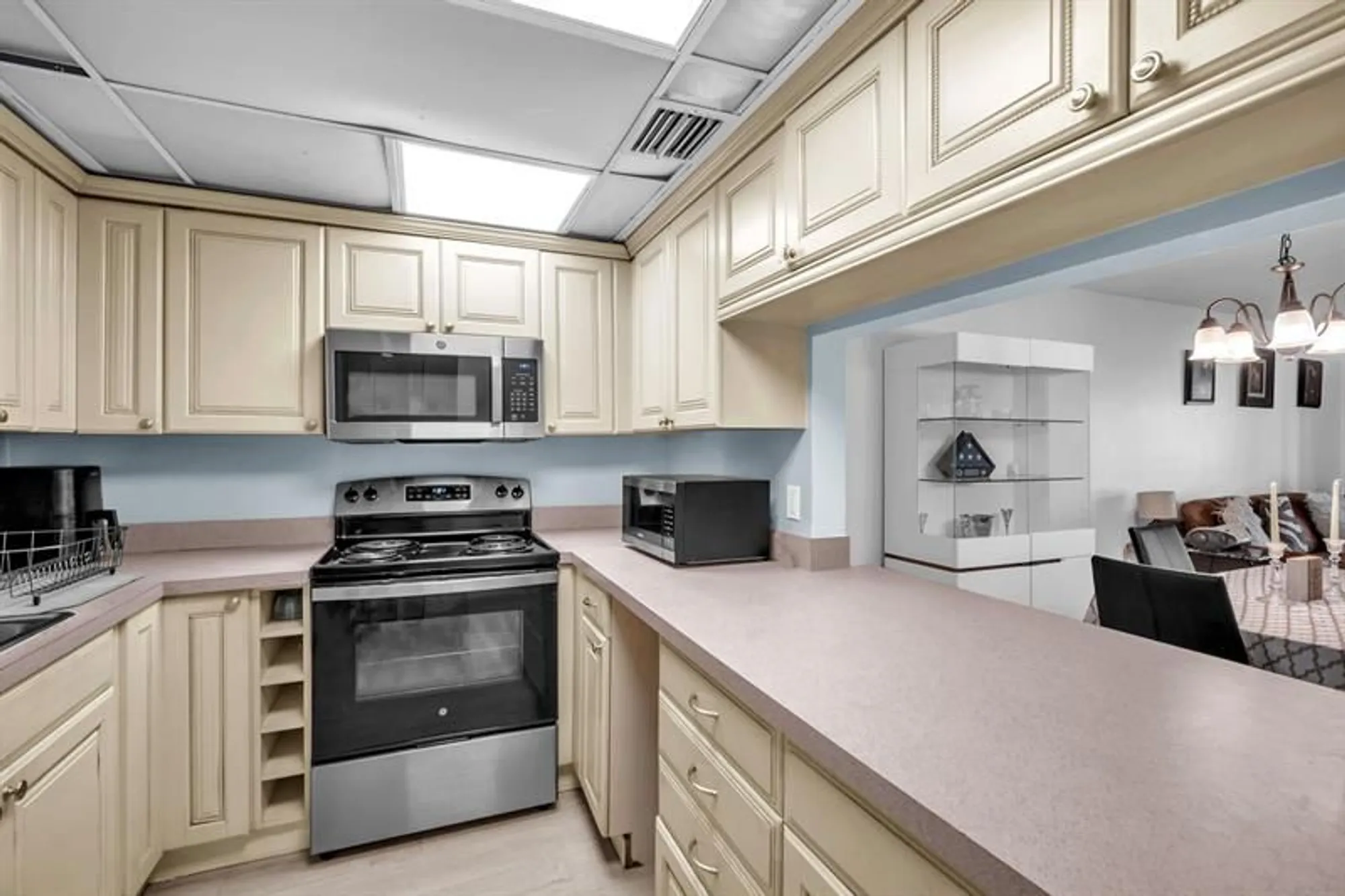 Property Slideshow image 11 of 33 | 12025 w greenway dr apt 104, Royal Palm Beach, FL, 33411