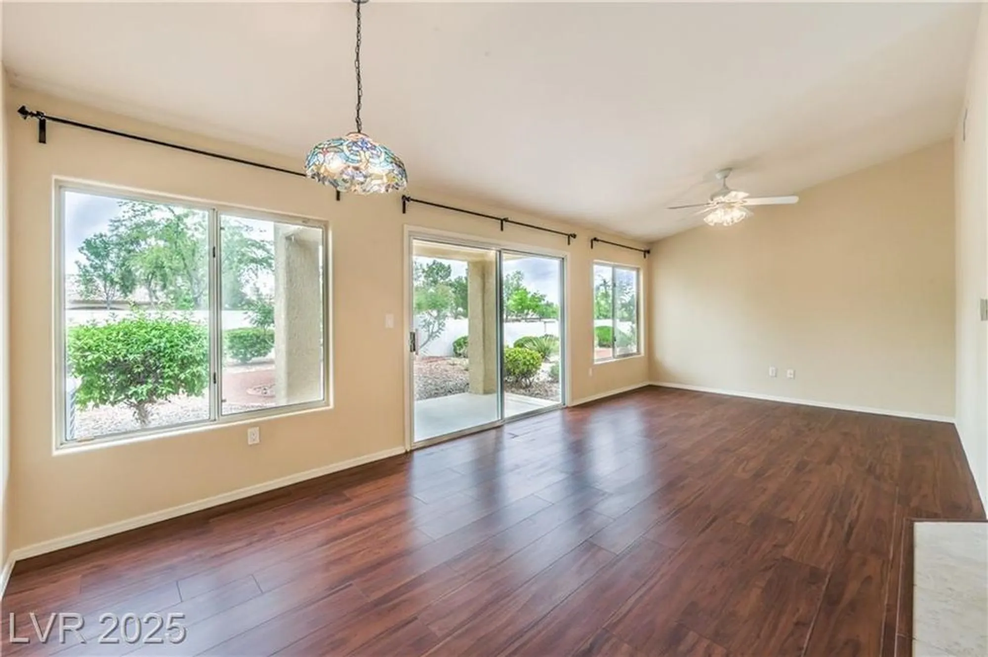 Property Slideshow image 7 of 39 | 9948 bundella dr, Las Vegas, NV, 89134