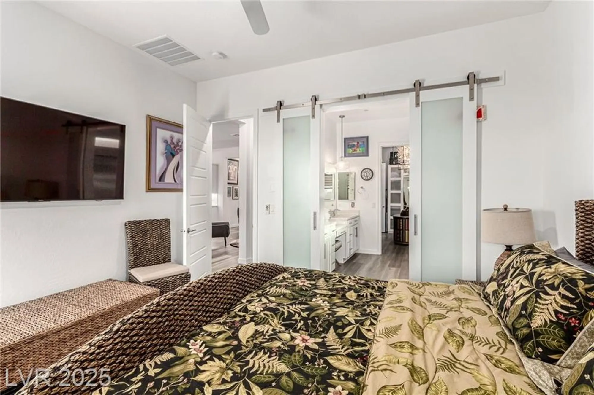 Property Slideshow image 18 of 43 | 685 sunray park st, Henderson, NV, 89011