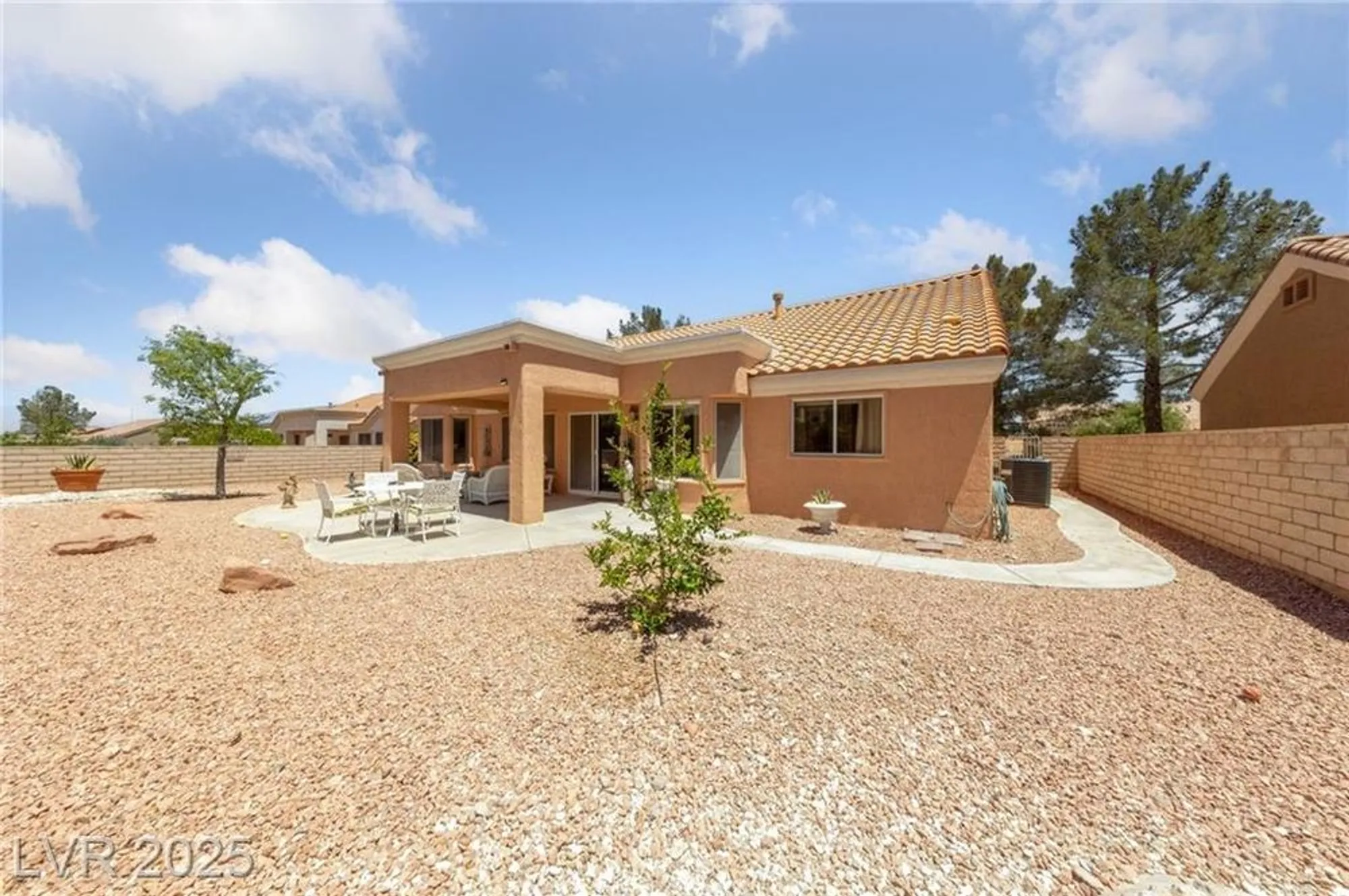 Property Slideshow image 32 of 72 | 2925 lotus hill dr, Las Vegas, NV, 89134