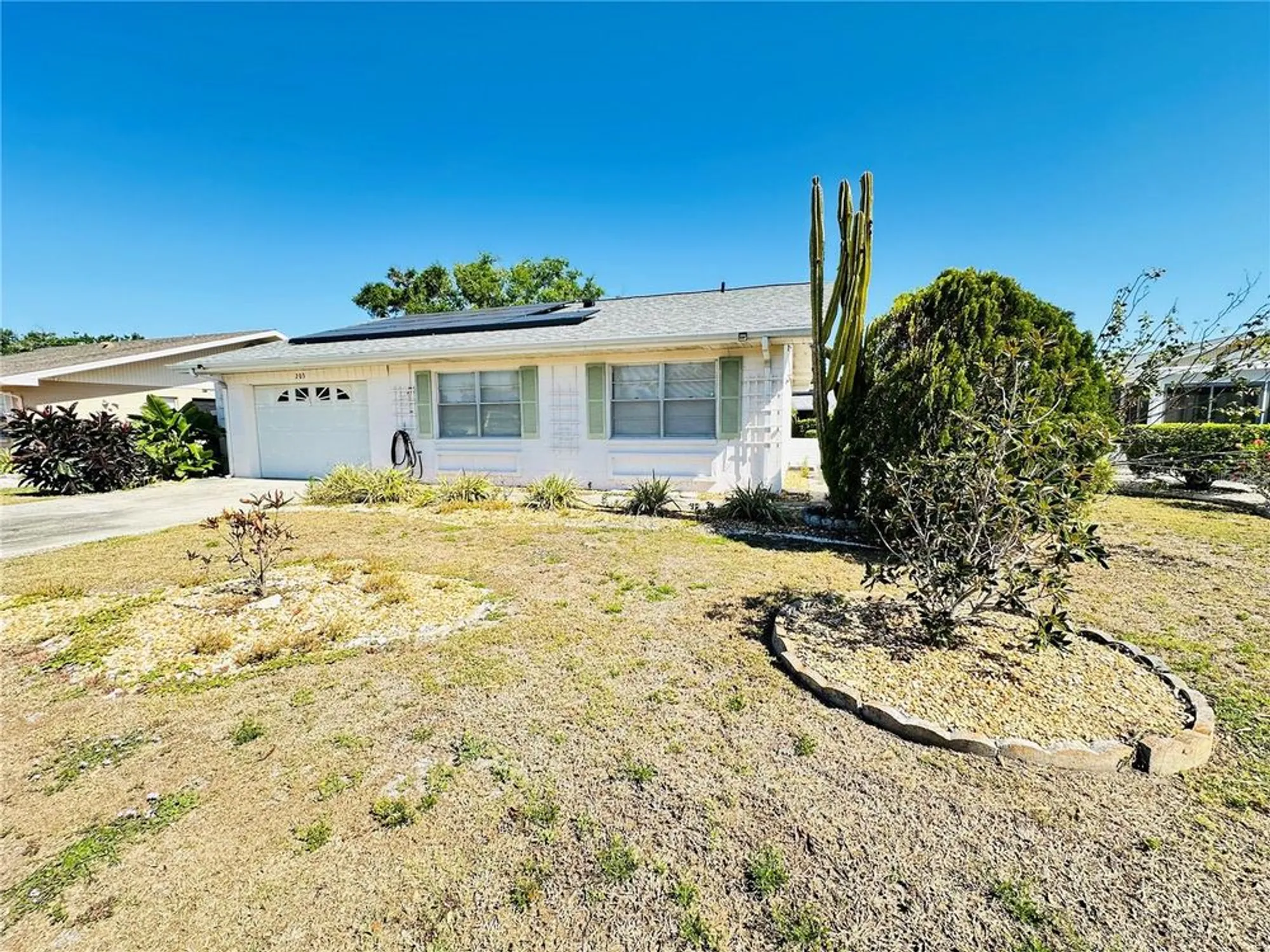 Property Slideshow image 18 of 18 | 203 rickenbacker dr, Sun City Center, FL, 33573