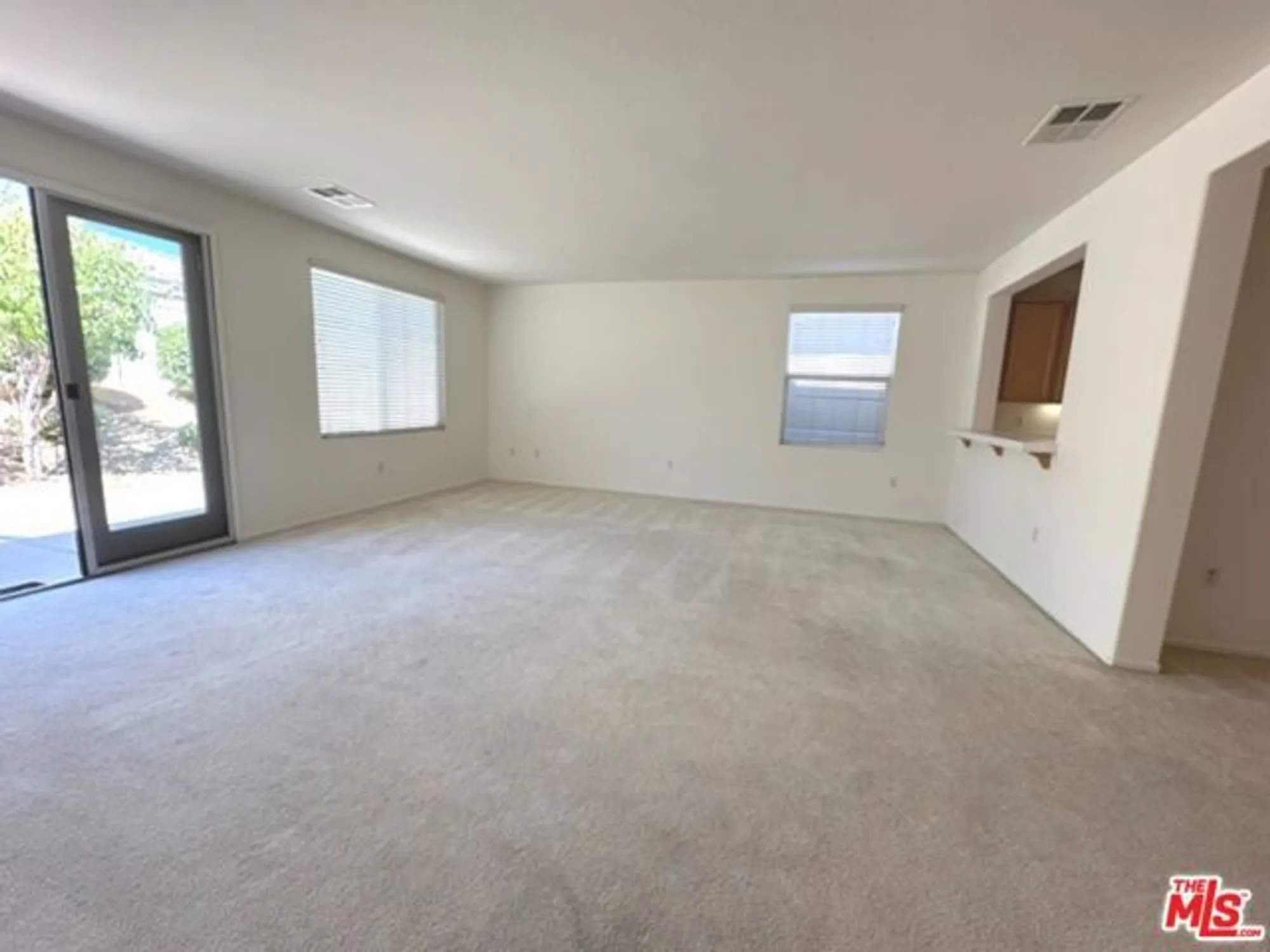 Property Slideshow image 11 of 34 | 193 kettle crk, Beaumont, CA, 92223