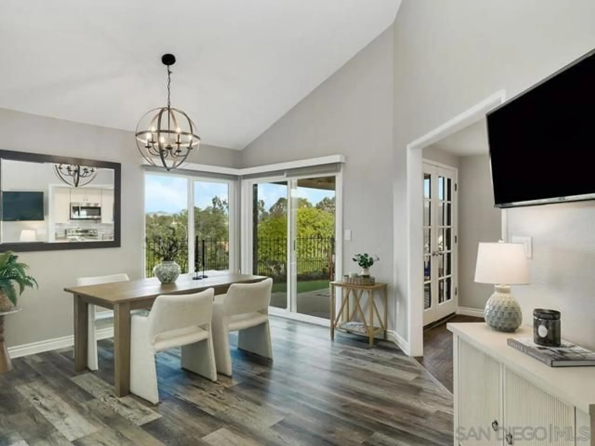 Property Slideshow image 11 of 68 | 12872 circulo dardo, San Diego, CA, 92128