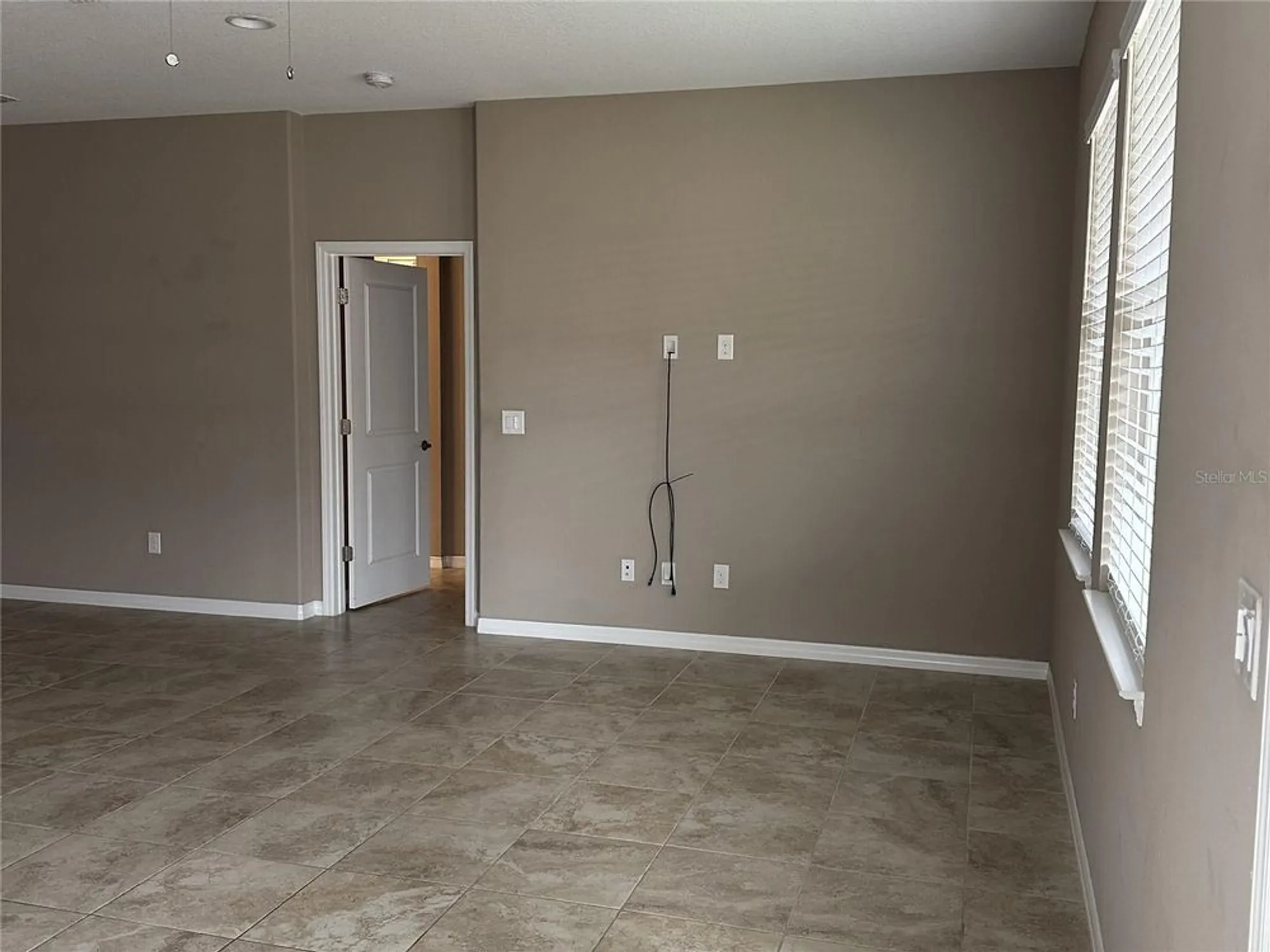 Property Slideshow image 7 of 26 | 5255 nw 33rd pl, Ocala, FL, 34482