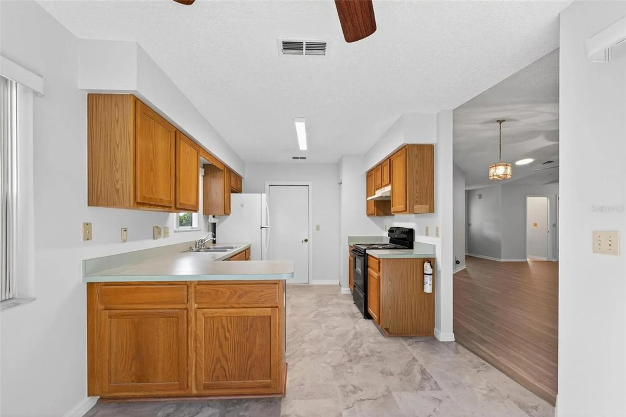 Property Slideshow image 14 of 60 | 651 timbercrest dr, Leesburg, FL, 34748