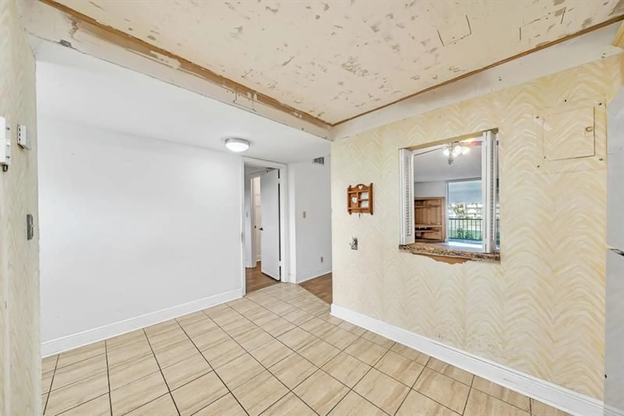 Property Slideshow image 13 of 33 | 8980 s hollybrook blvd 204, Pembroke Pines, FL, 33025