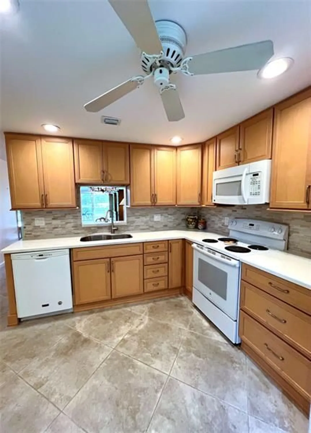 Property Slideshow image 18 of 34 | 3102 portofino pt o2, Coconut Creek, FL, 33066