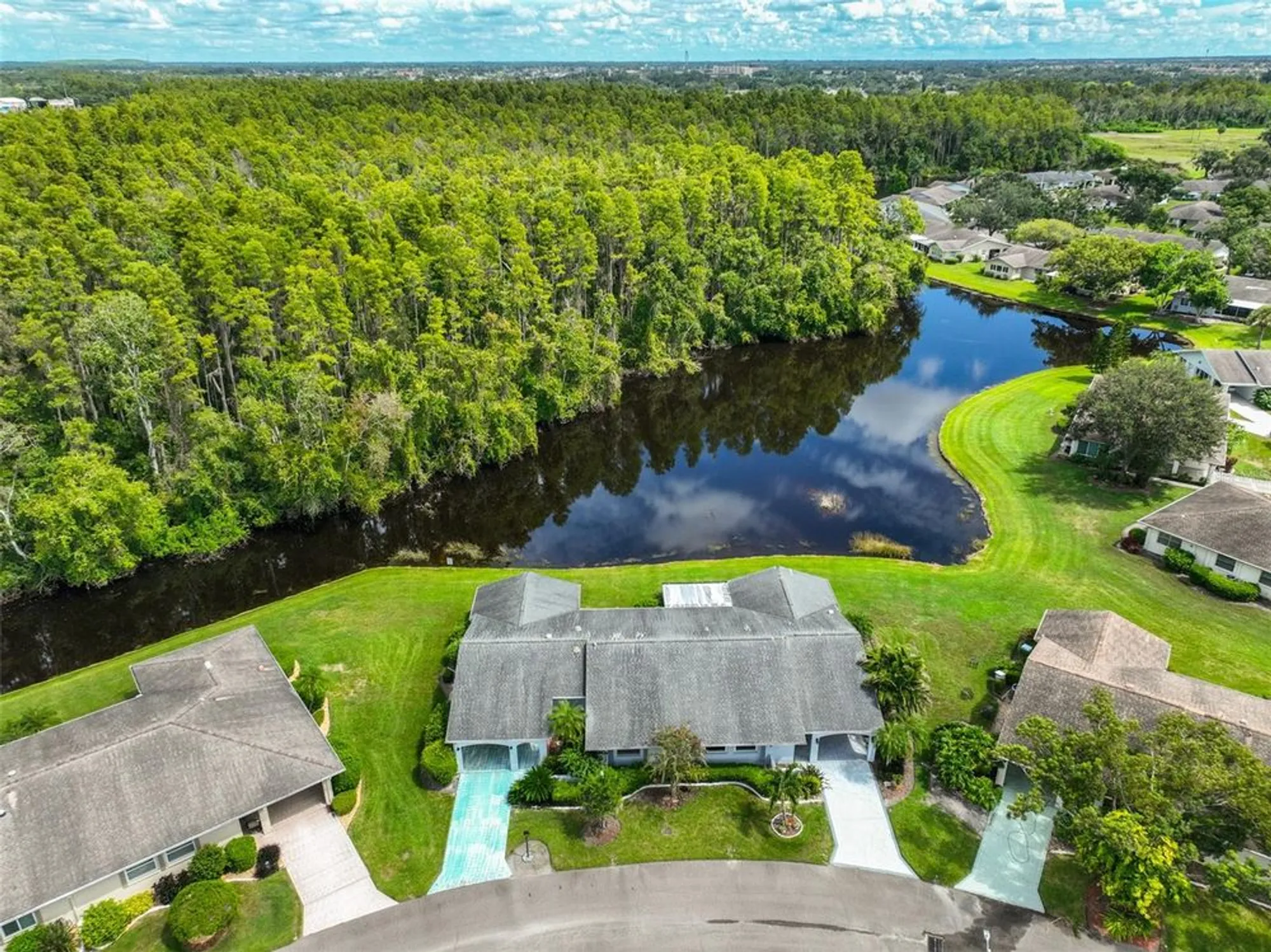 Property Slideshow image 39 of 45 | 2026 hawkhurst cir, Sun City Center, FL, 33573