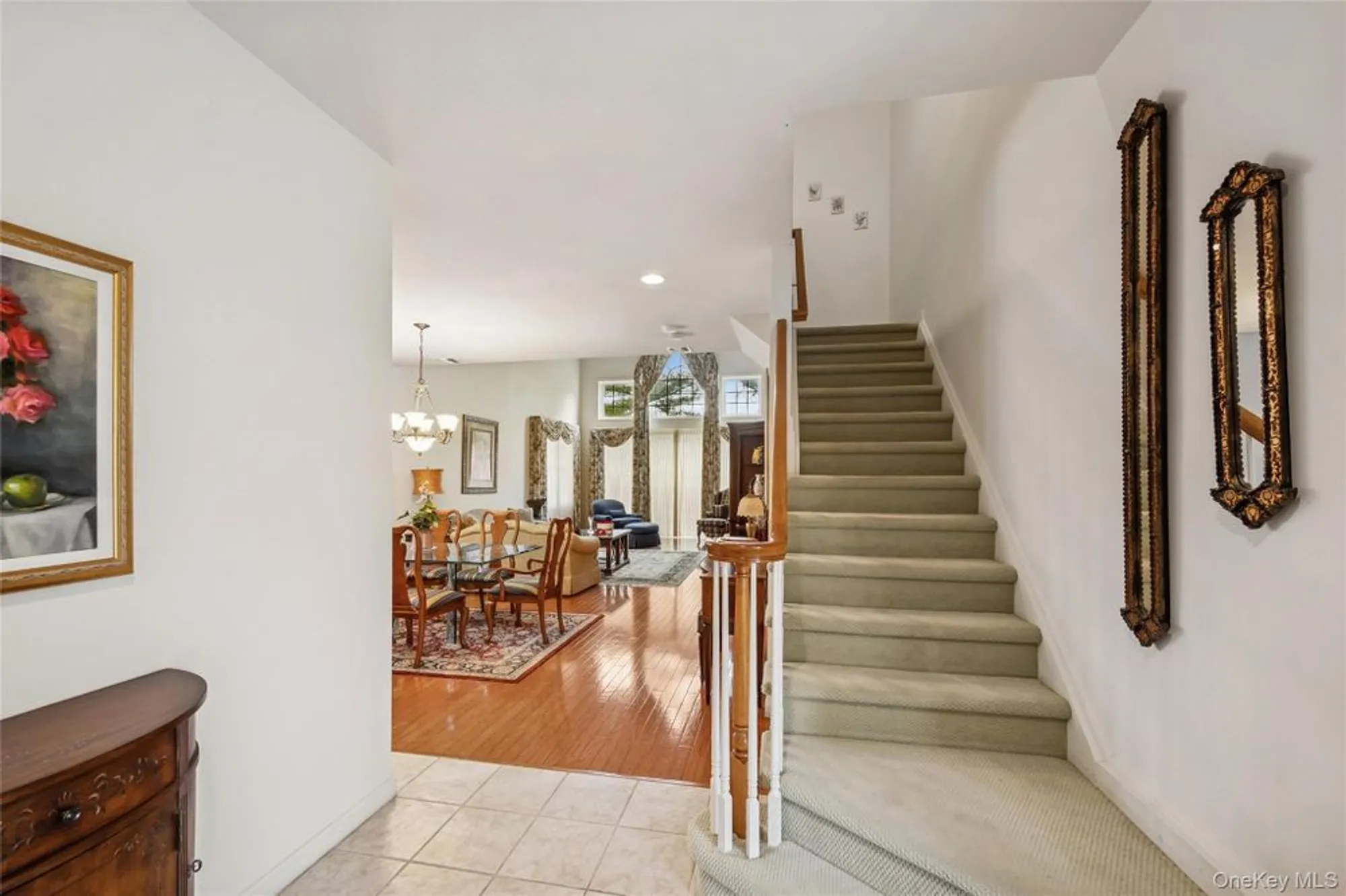 Property Slideshow image 4 of 20 | 652 balfour pl, Melville, NY, 11747