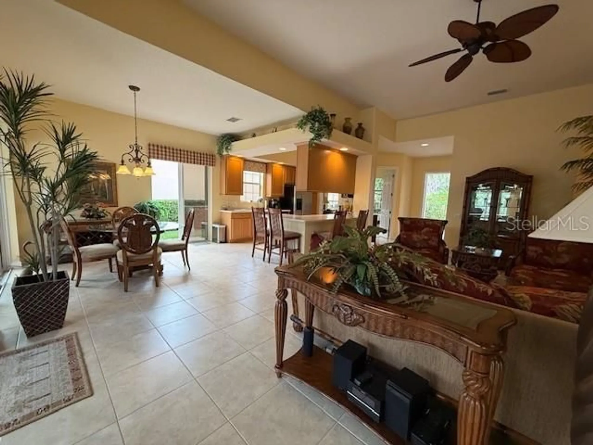 Property Slideshow image 13 of 56 | 5962 roseto pl, Sarasota, FL, 34238