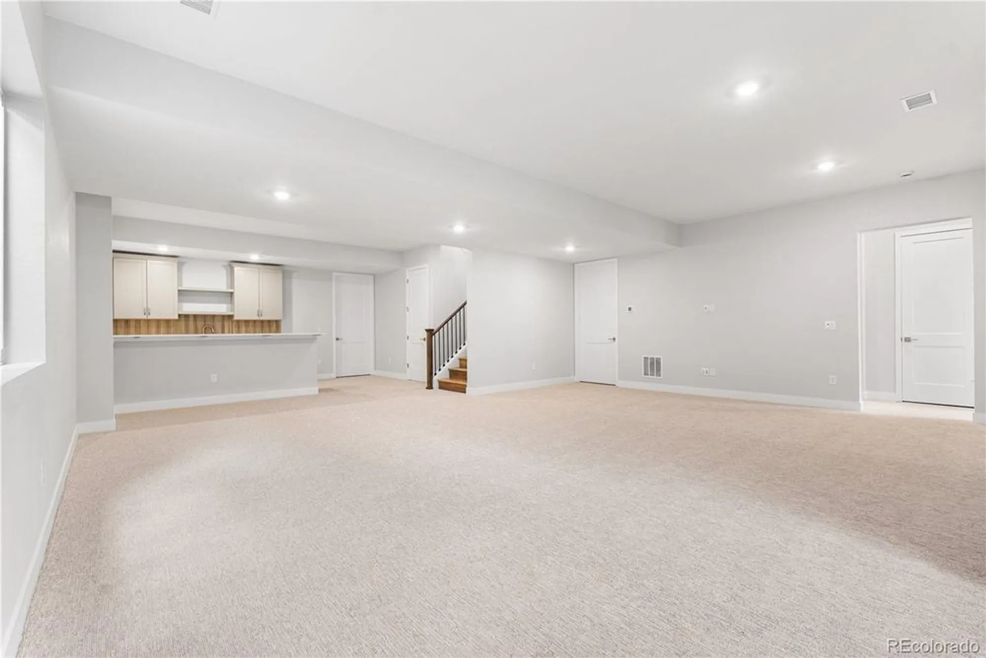 Property Slideshow image 7 of 33 | 11104 amber light cir, Littleton, CO, 80125