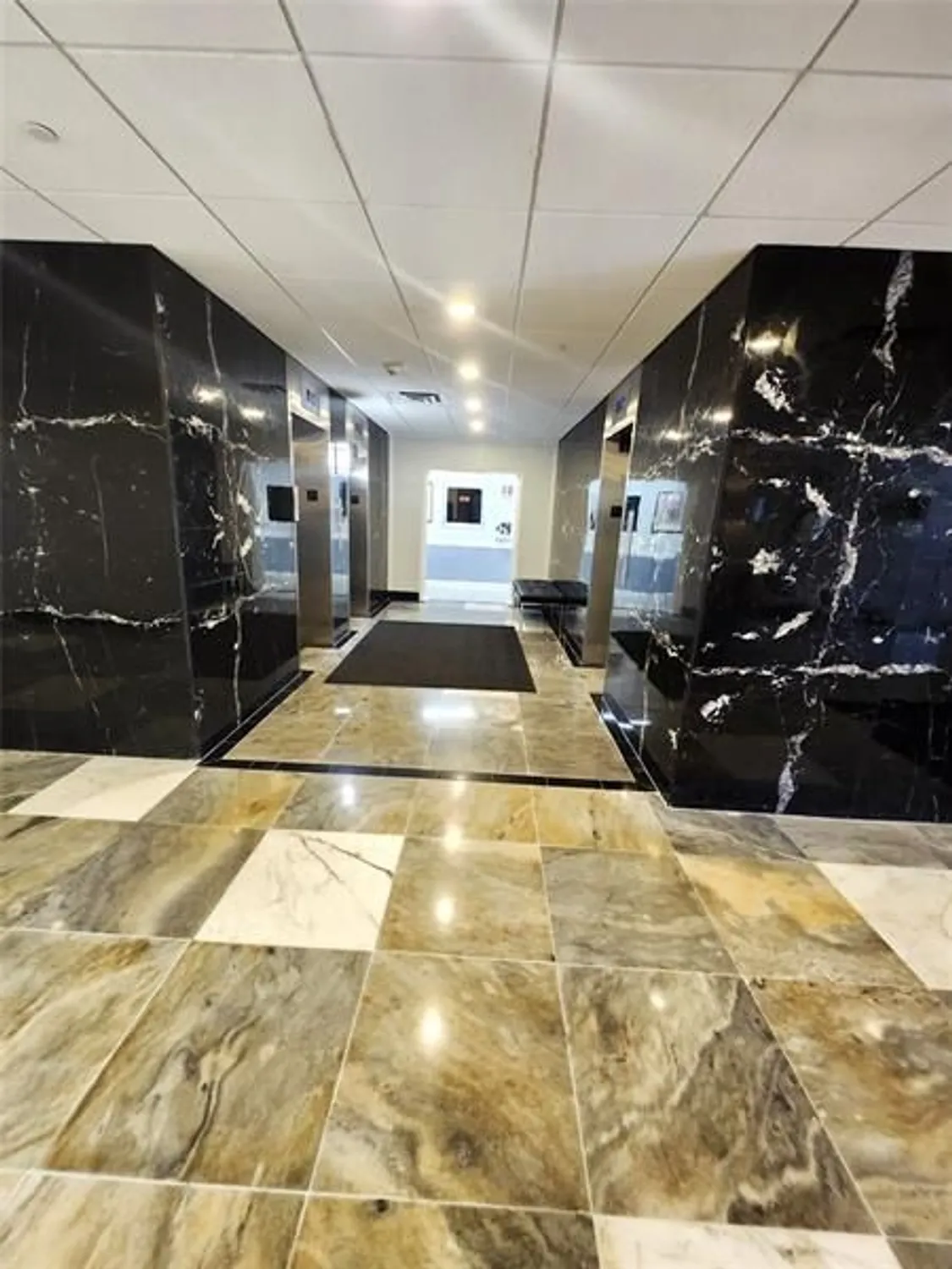 Property Slideshow image 25 of 29 | 3333 ne 34th st 1702, Fort Lauderdale, FL, 33308