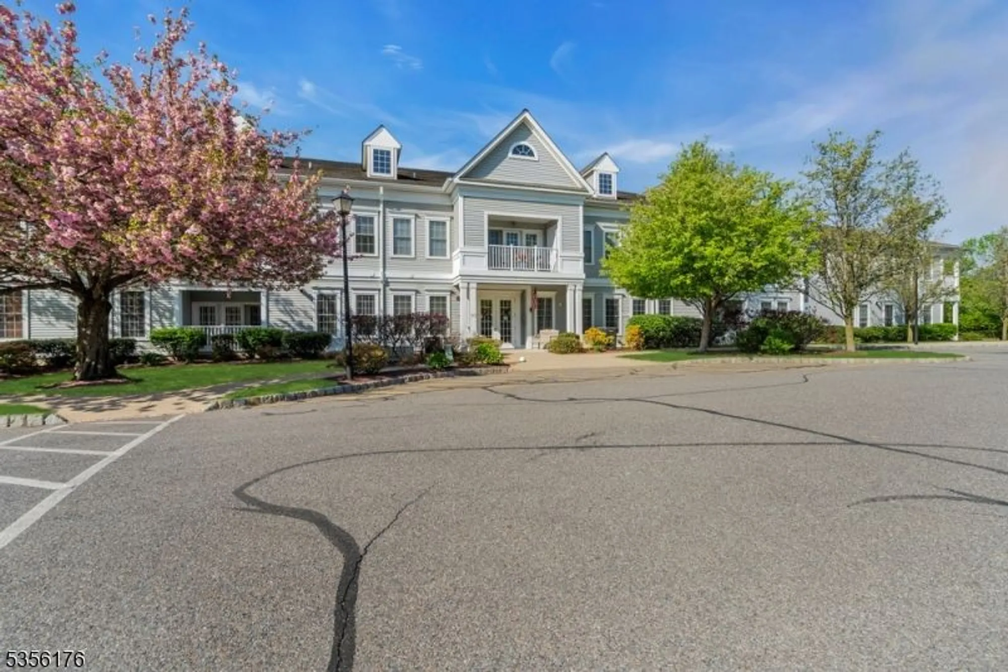 Property Slideshow image 12 of 18 | 5006 brookfield glen dr # 06, Belvidere, NJ, 07823