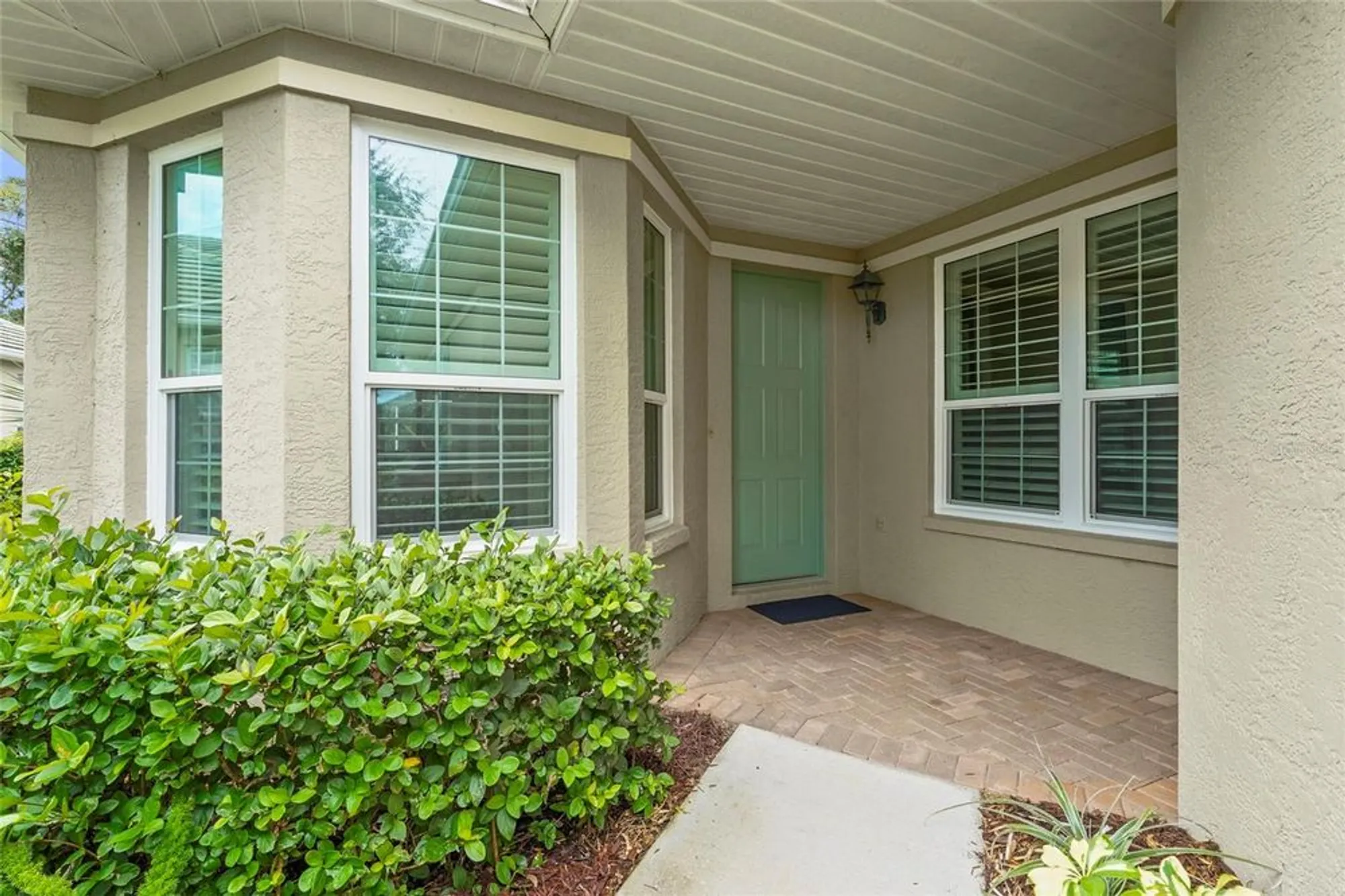 Property Slideshow image 11 of 54 | 4840 lakescene pl, Sarasota, FL, 34243