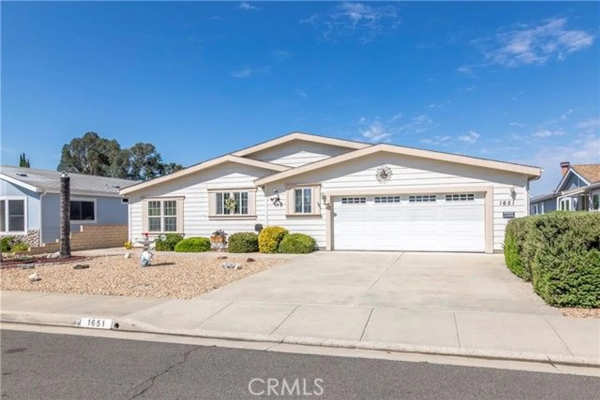 Property Slideshow image 5 of 42 | 1651 willow leaf dr, Hemet, CA, 92545