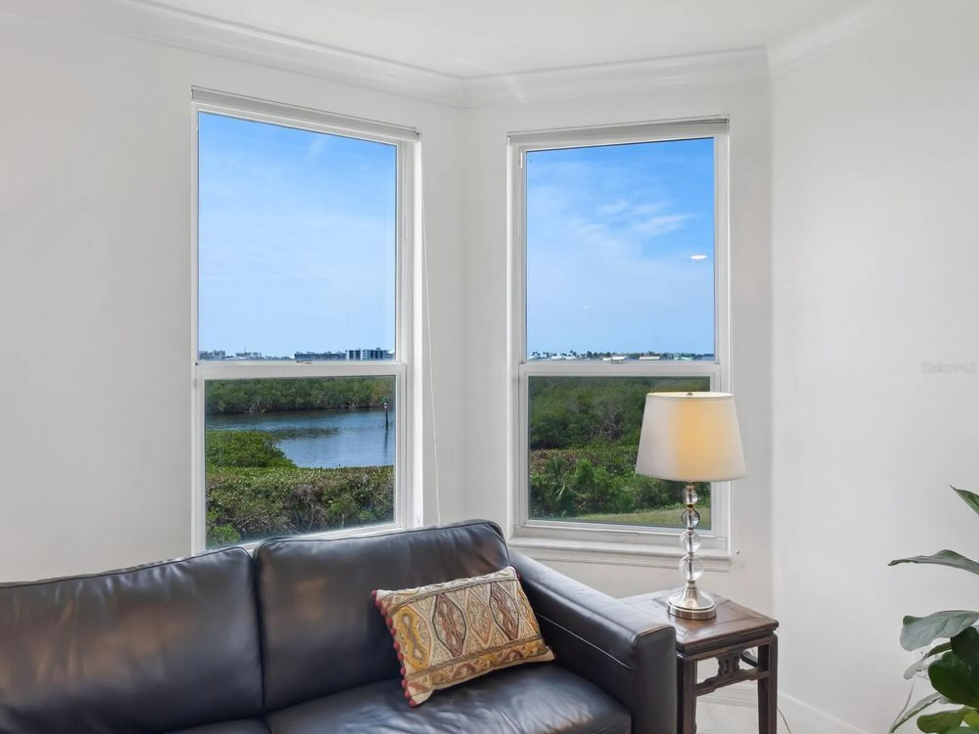 Property Slideshow image 13 of 61 | 5430 eagles point cir 101, Sarasota, FL, 34231