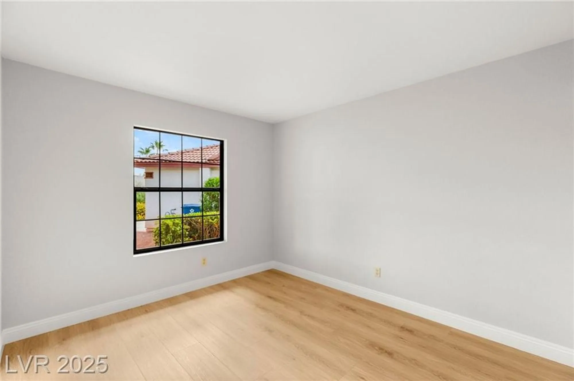 Property Slideshow image 24 of 40 | 5605 bay shore cir, Las Vegas, NV, 89130