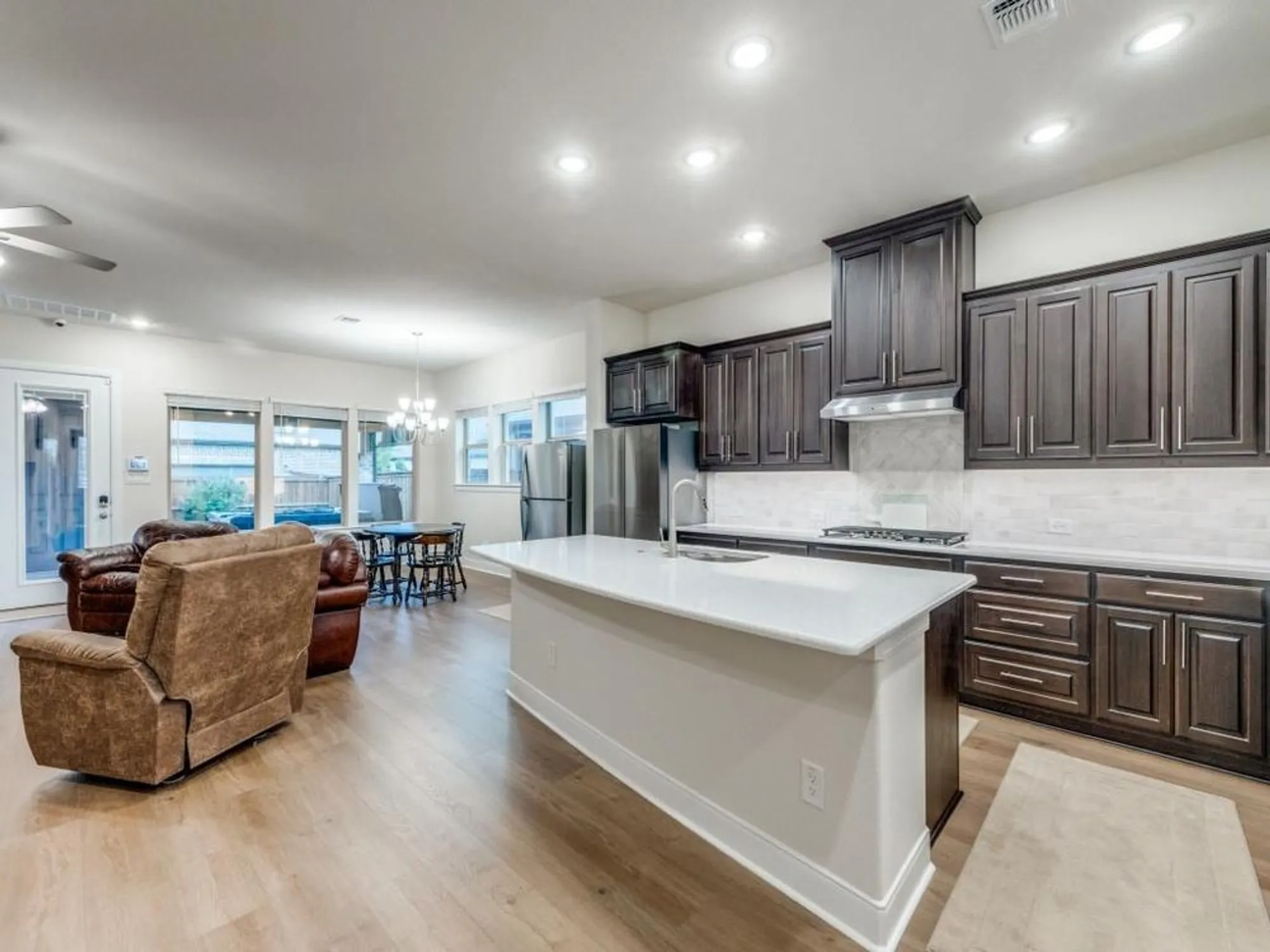 Property Slideshow image 4 of 25 | 4805 blackhawk green ct, Arlington, TX, 76005