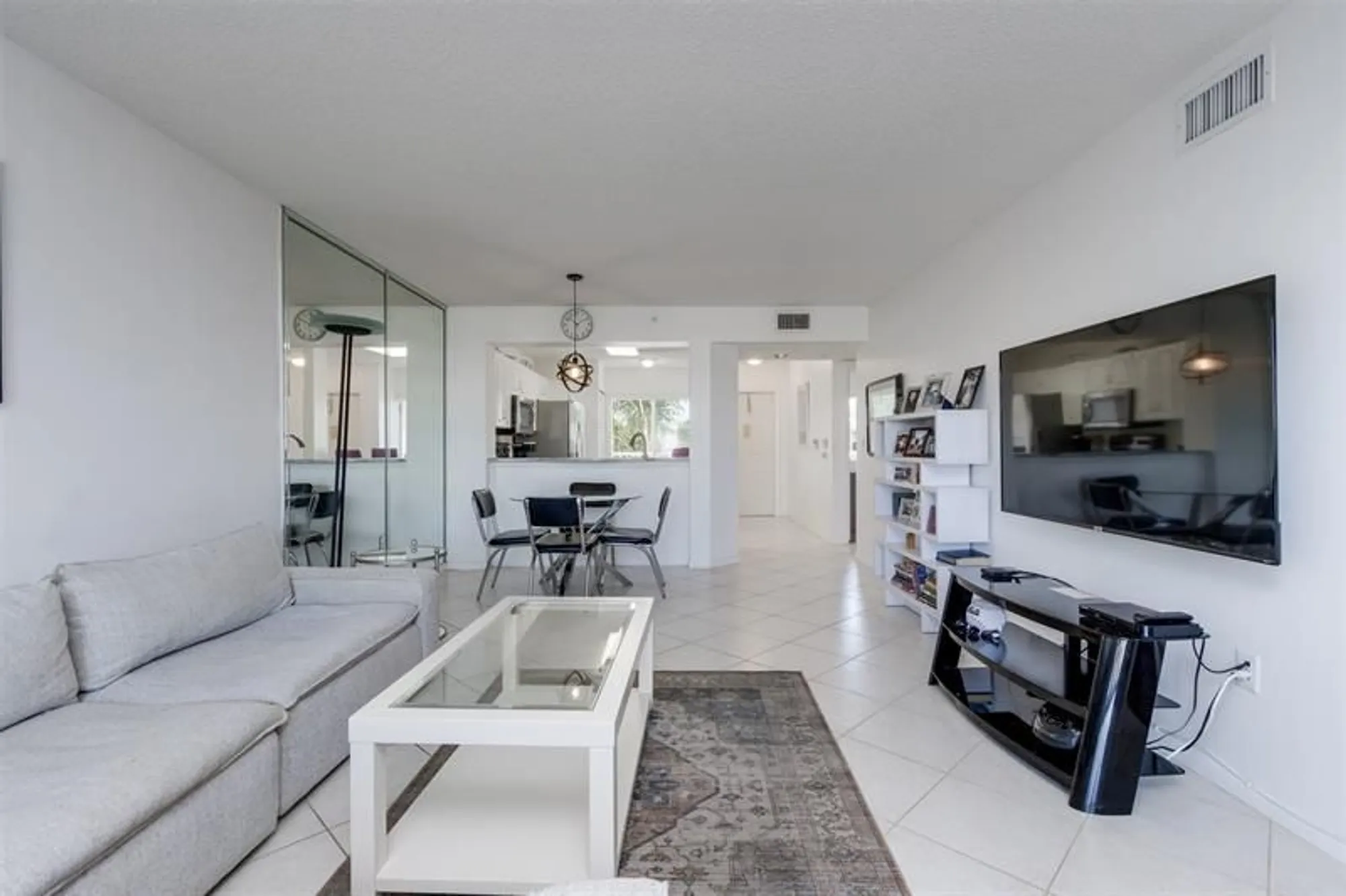 Property Slideshow image 6 of 39 | 9537 weldon cir apt 404, Fort Lauderdale, FL, 33321