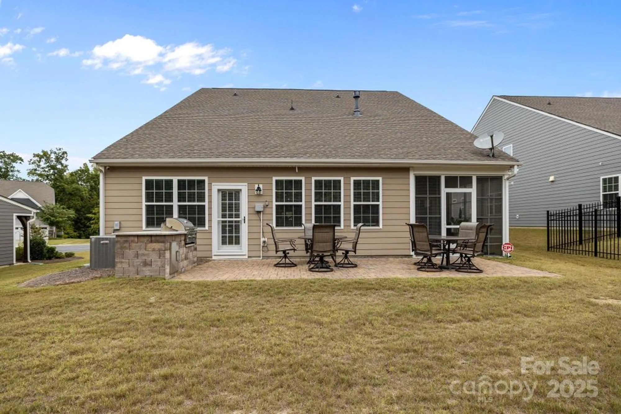 Property Slideshow image 22 of 25 | 16812 lookout landing ln, Charlotte, NC, 28278