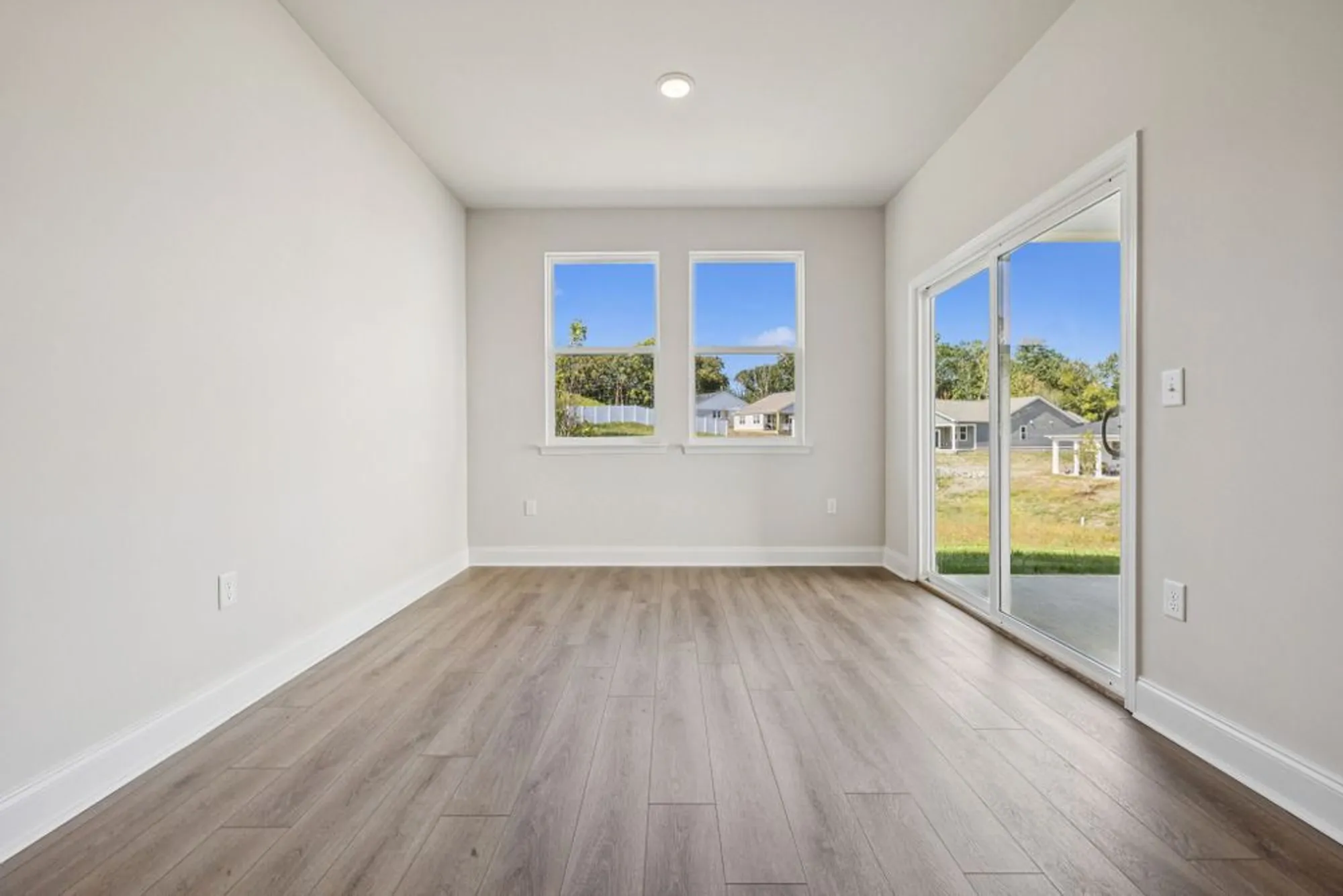 Property Slideshow image 21 of 48 | 312 stonehaus cir, Antioch, TN, 37013