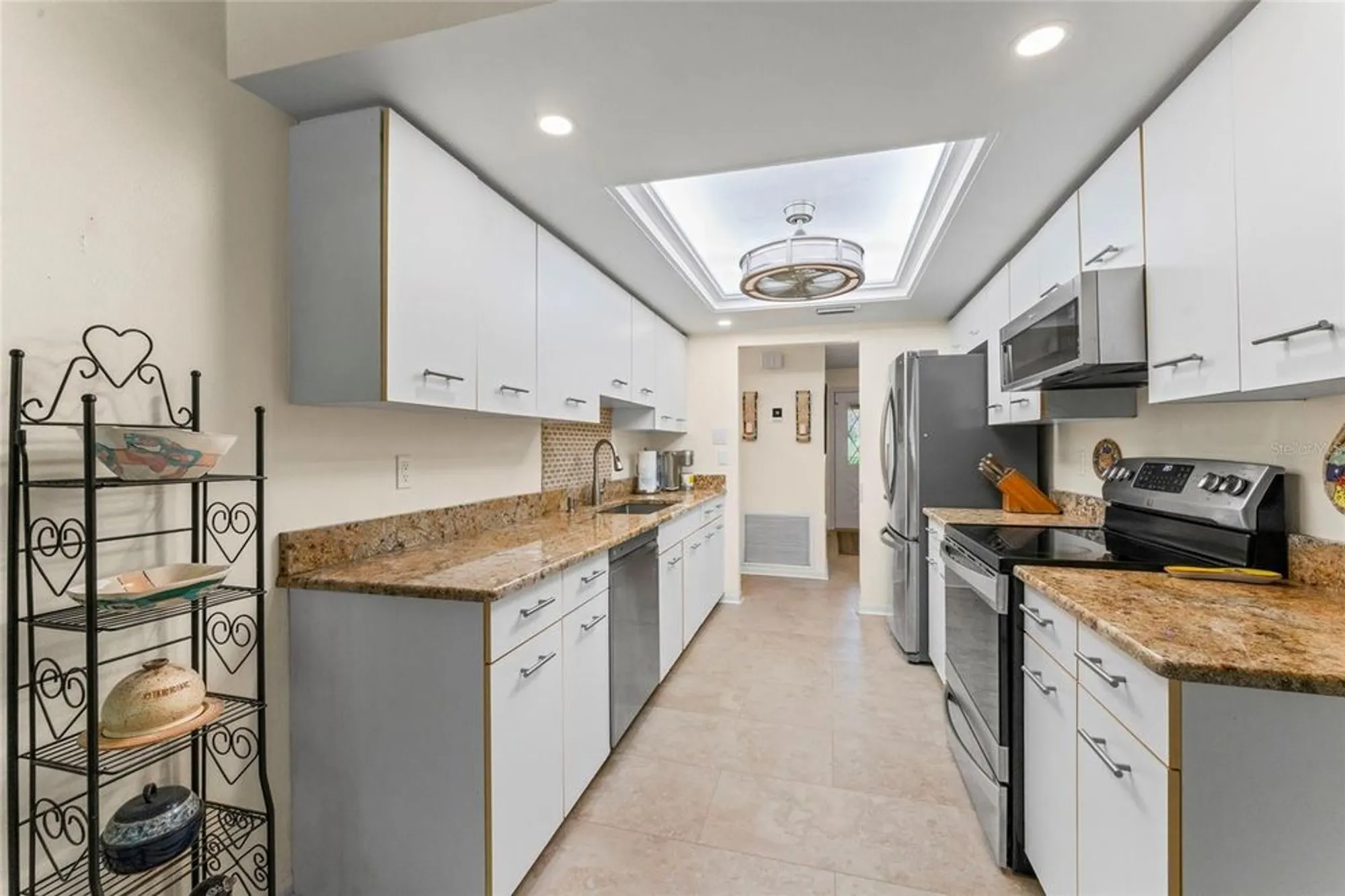 Property Slideshow image 13 of 52 | 1817 new bedford dr, Sun City Center, FL, 33573