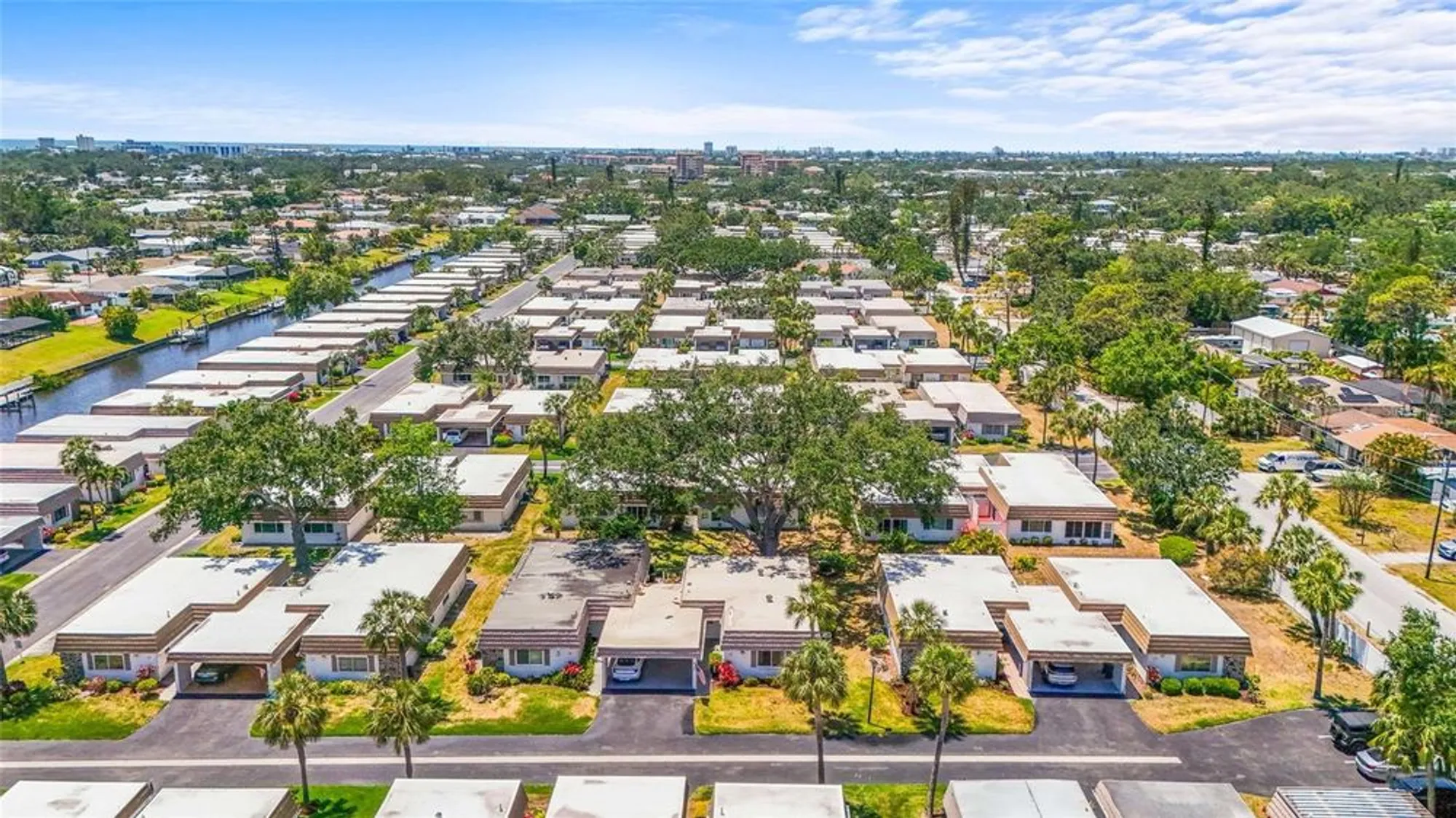 Property Slideshow image 27 of 39 | 2531 riverbluff pkwy # v181, Sarasota, FL, 34231