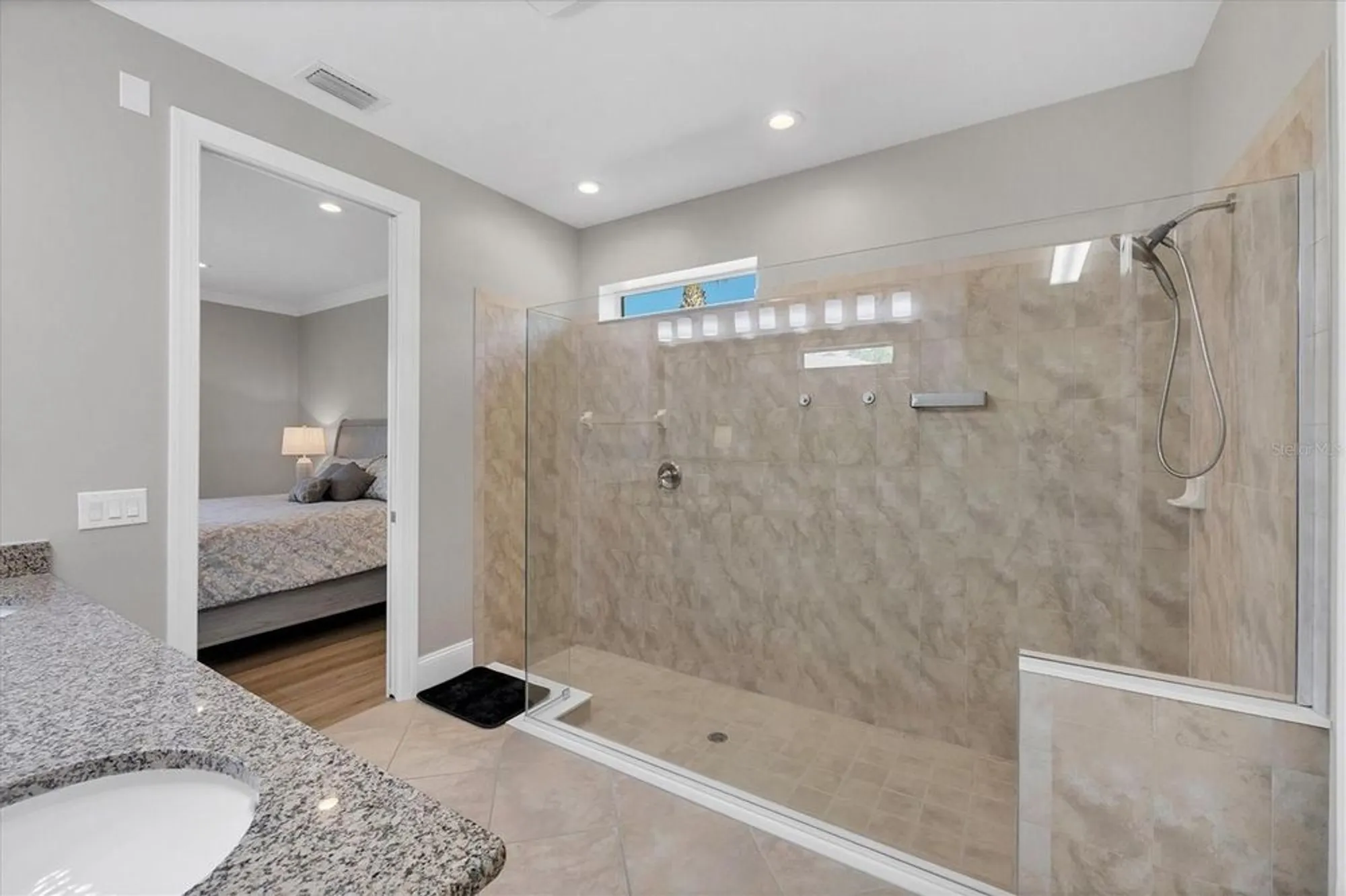 Property Slideshow image 23 of 66 | 6144 abaco dr, Sarasota, FL, 34238