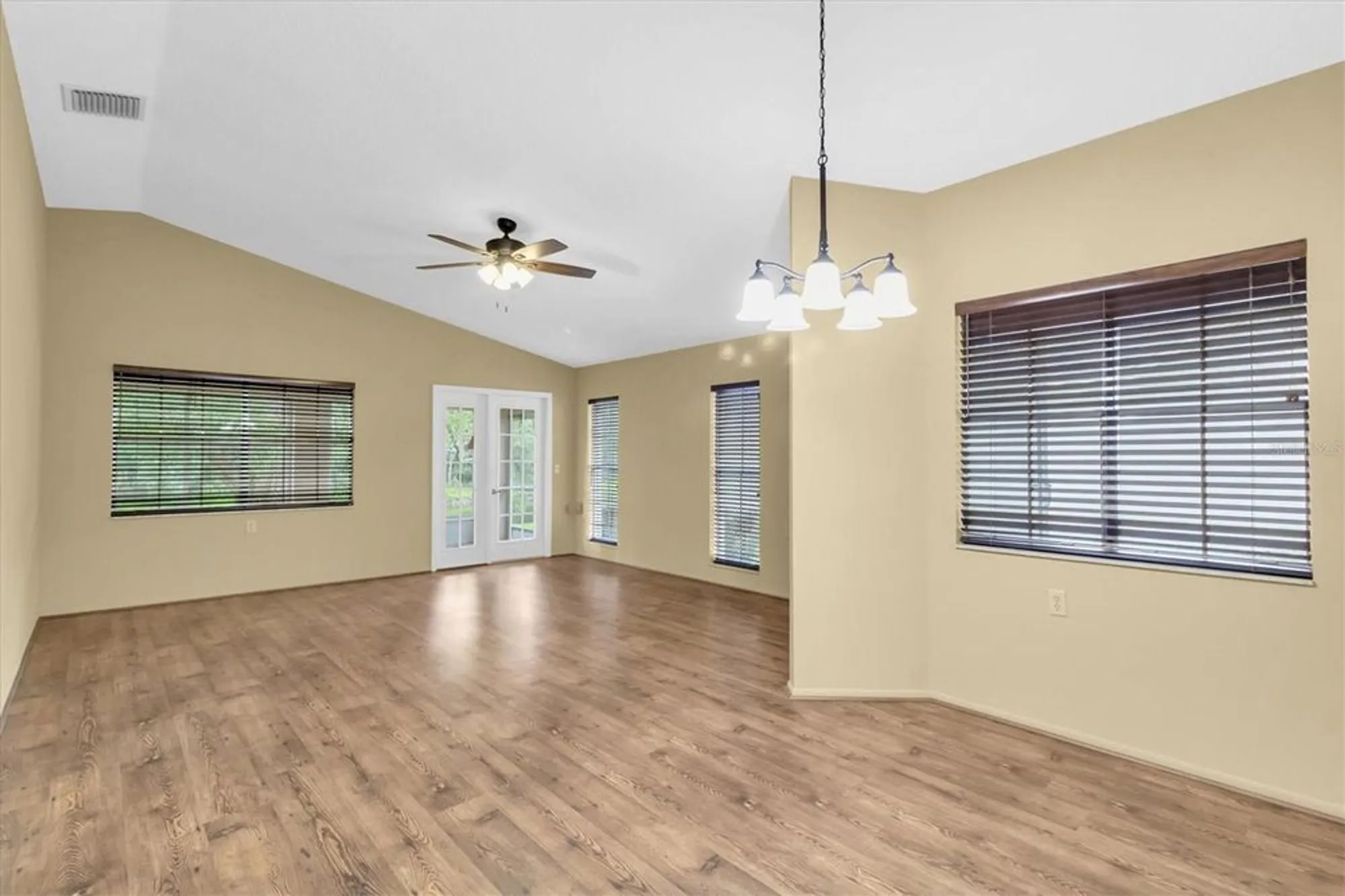 Property Slideshow image 8 of 38 | 4720 sheffield dr # 4720, New Port Richey, FL, 34655
