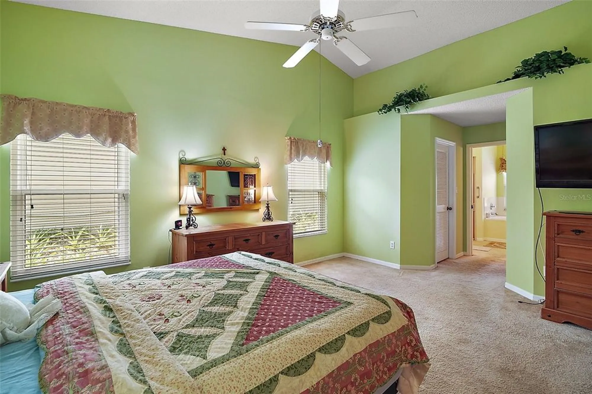 Property Slideshow image 25 of 36 | 25333 river crest dr, Leesburg, FL, 34748