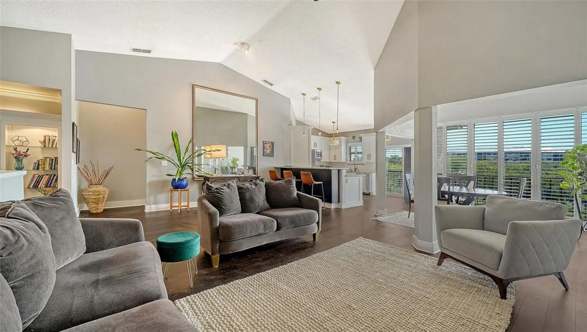 Property Slideshow image 8 of 53 | 5260 heron way # 202, Sarasota, FL, 34231