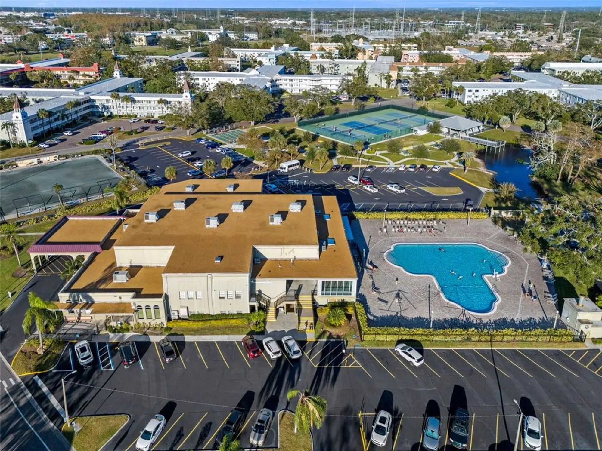 Property Slideshow image 47 of 61 | 2440 world parkway blvd 38, Clearwater, FL, 33763