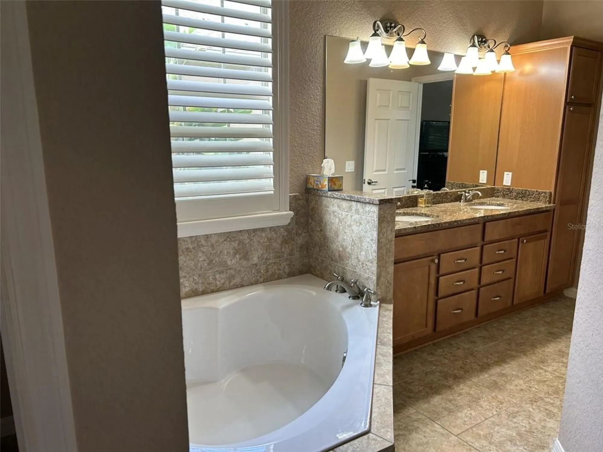 Property Slideshow image 12 of 32 | 11120 se 168th loop, Summerfield, FL, 34491